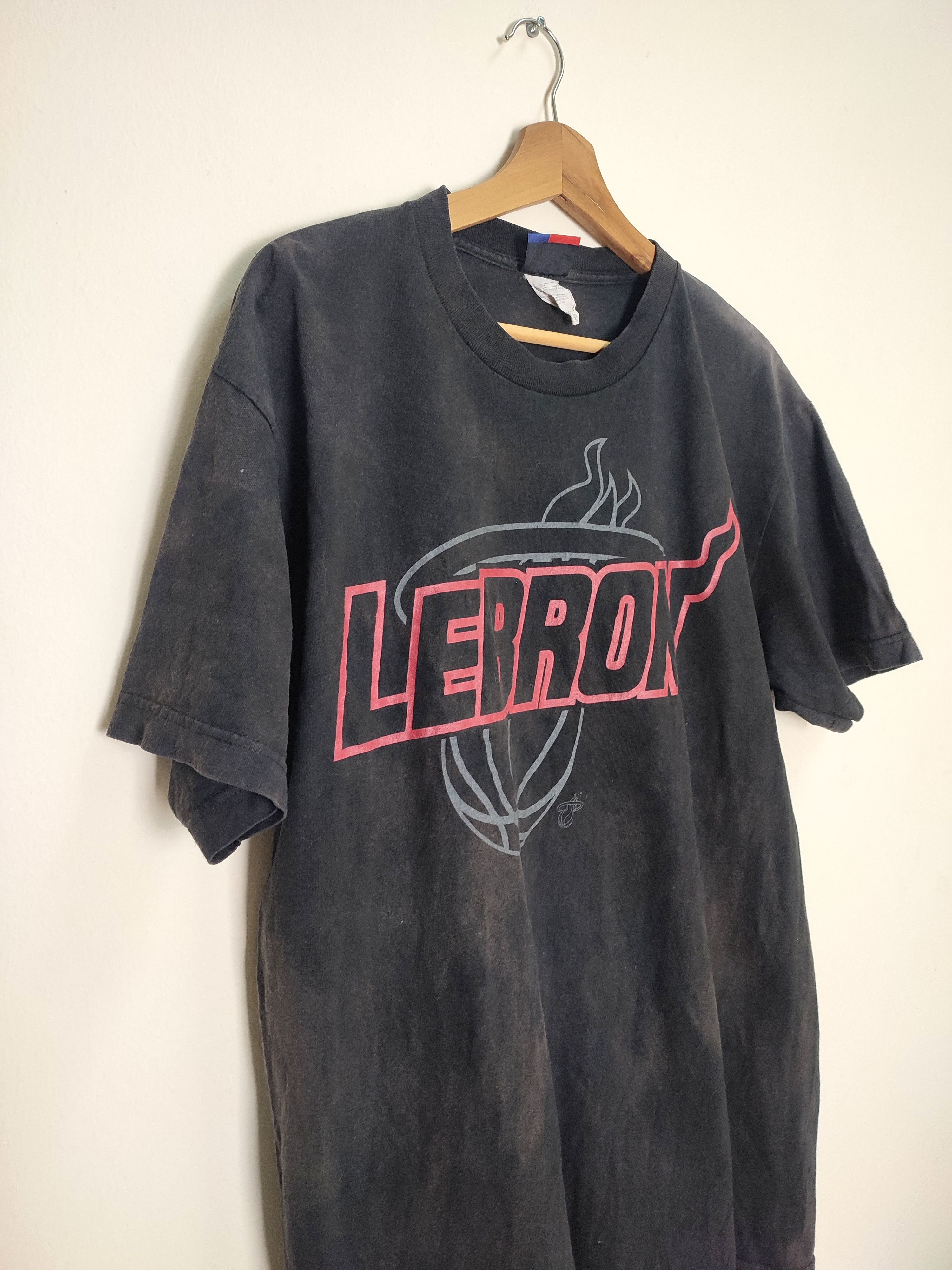 NBA Vintage Sun Faded LeBron James Miami Heat Jersey Tees Size US L / EU 52-54 / 3 - 6 Thumbnail