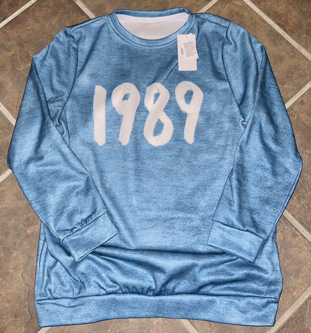 Band Tees VINTAGE 1989 Taylor Swift Crewneck LS Size L / US 10 / IT 46 - 2 Thumbnail