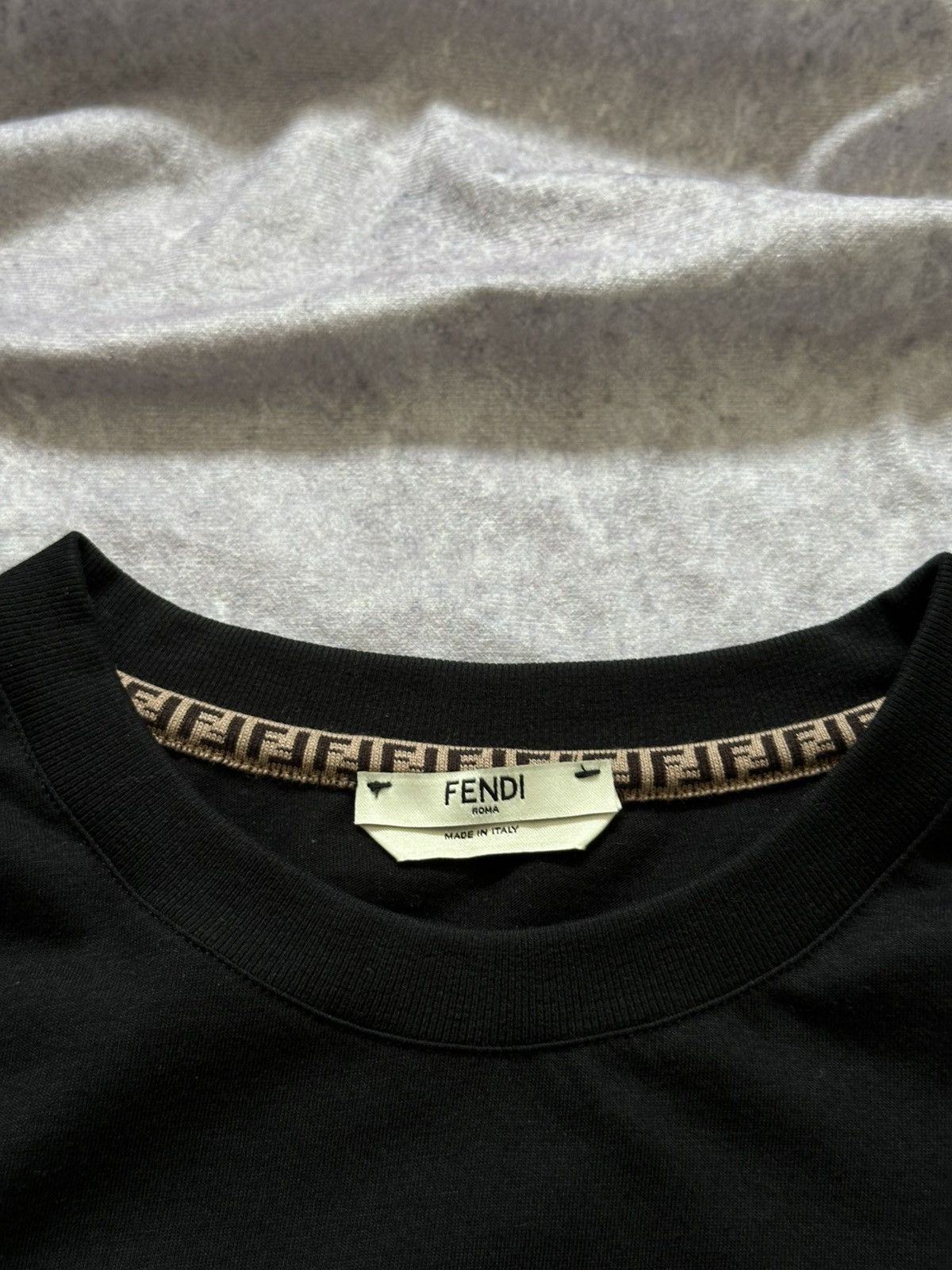 Fendi Fendi Fur Logo Black Mens T-Shirt Tee Size M Size US M / EU 48-50 / 2 - 9 Thumbnail