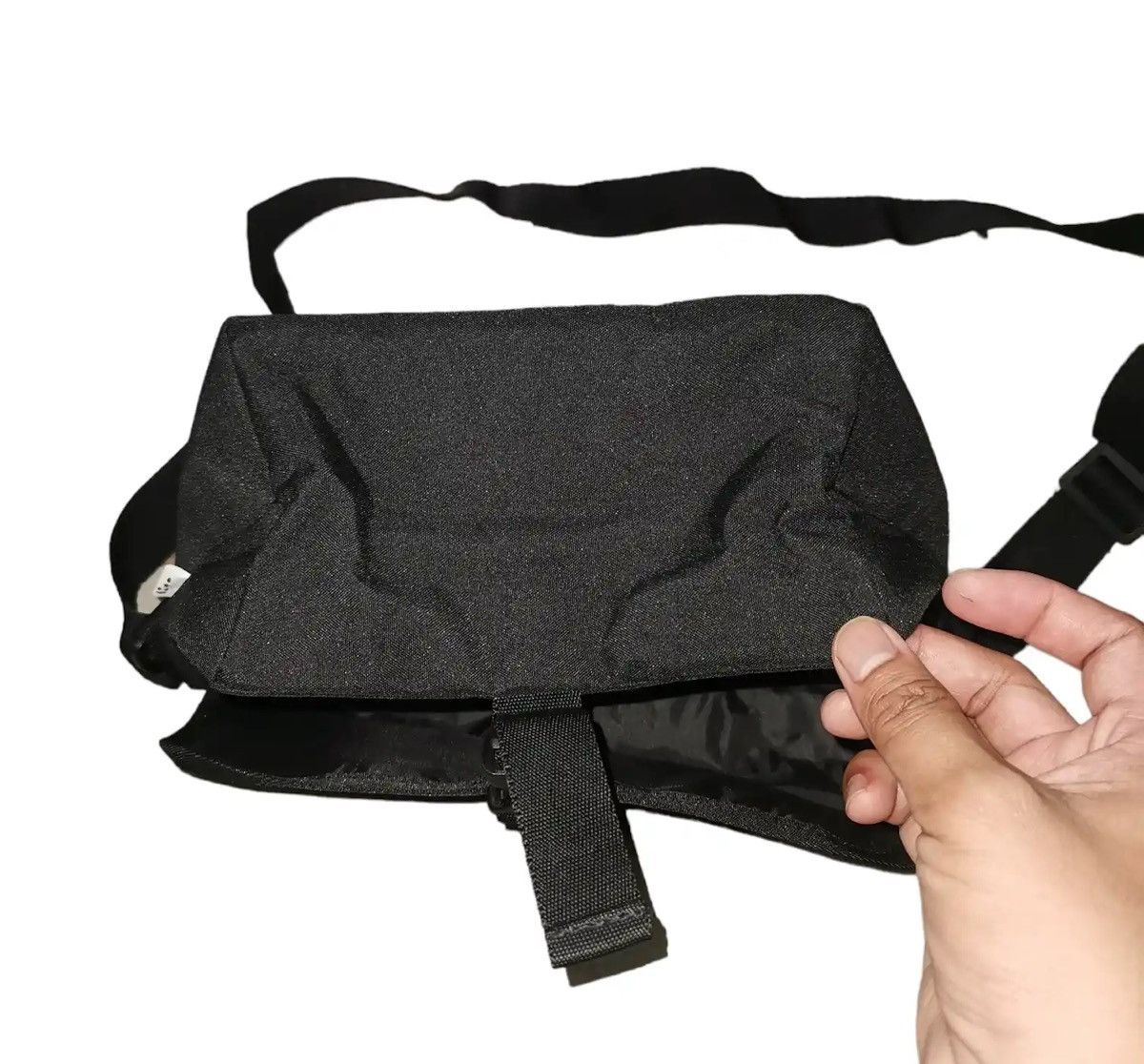 Issey Miyake Iconic Nenet Cats ™️ Logo Embroidery Crossbody Messenger Bag Size ONE SIZE - 8 Thumbnail
