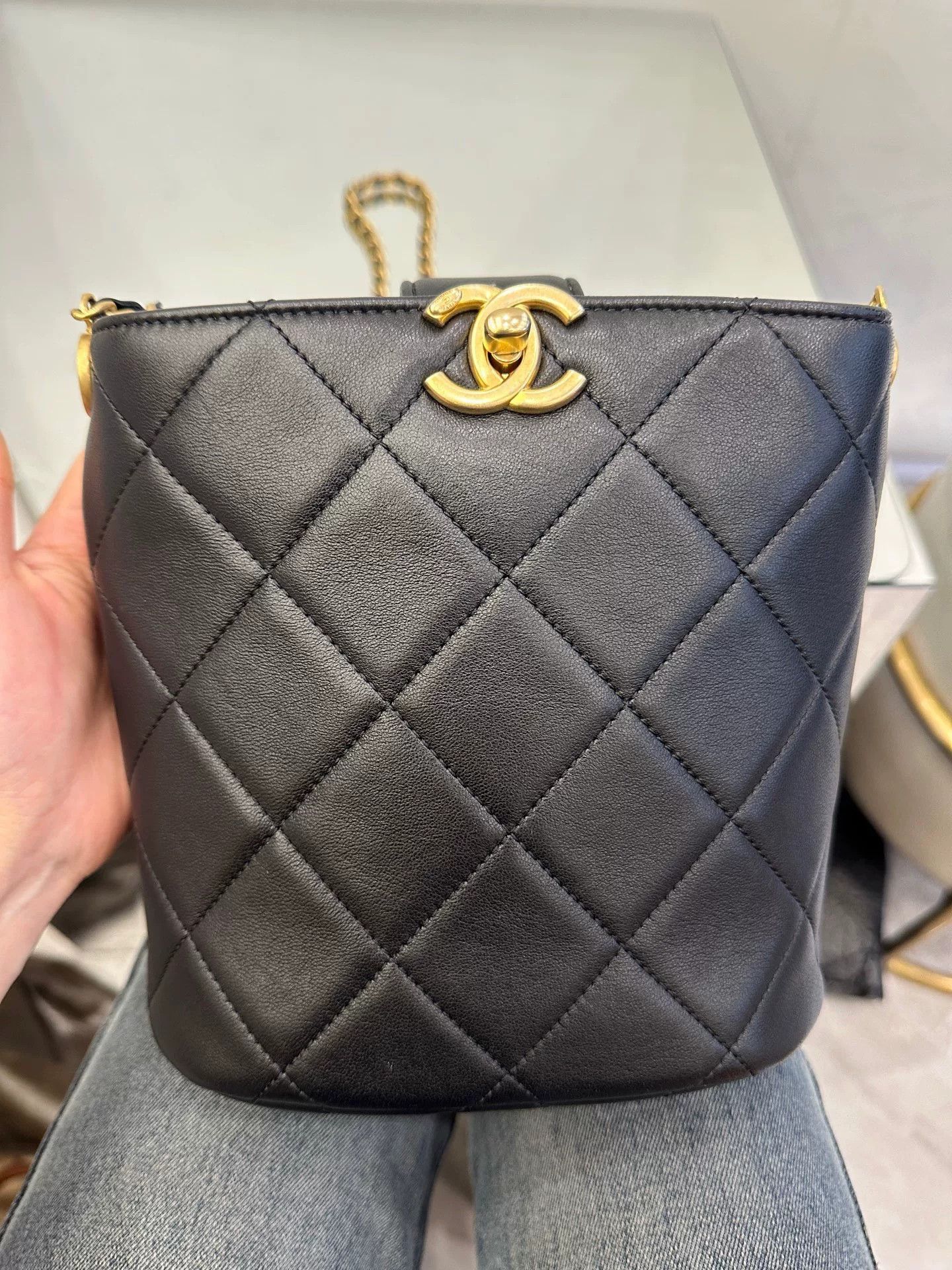 Chanel Pre-loved Bag Very good condition Size ONE SIZE - 1 Thumbnail