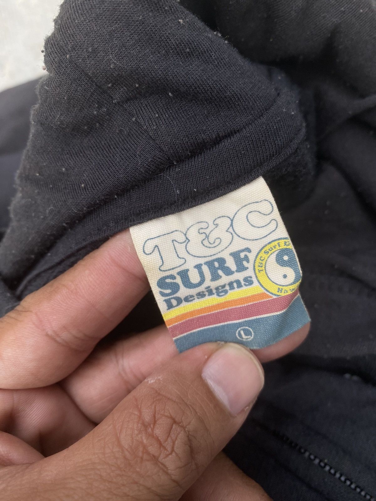 Vintage T&C Surf design big logo zip up sun faded hoodies Size US L / EU 52-54 / 3 - 7 Thumbnail