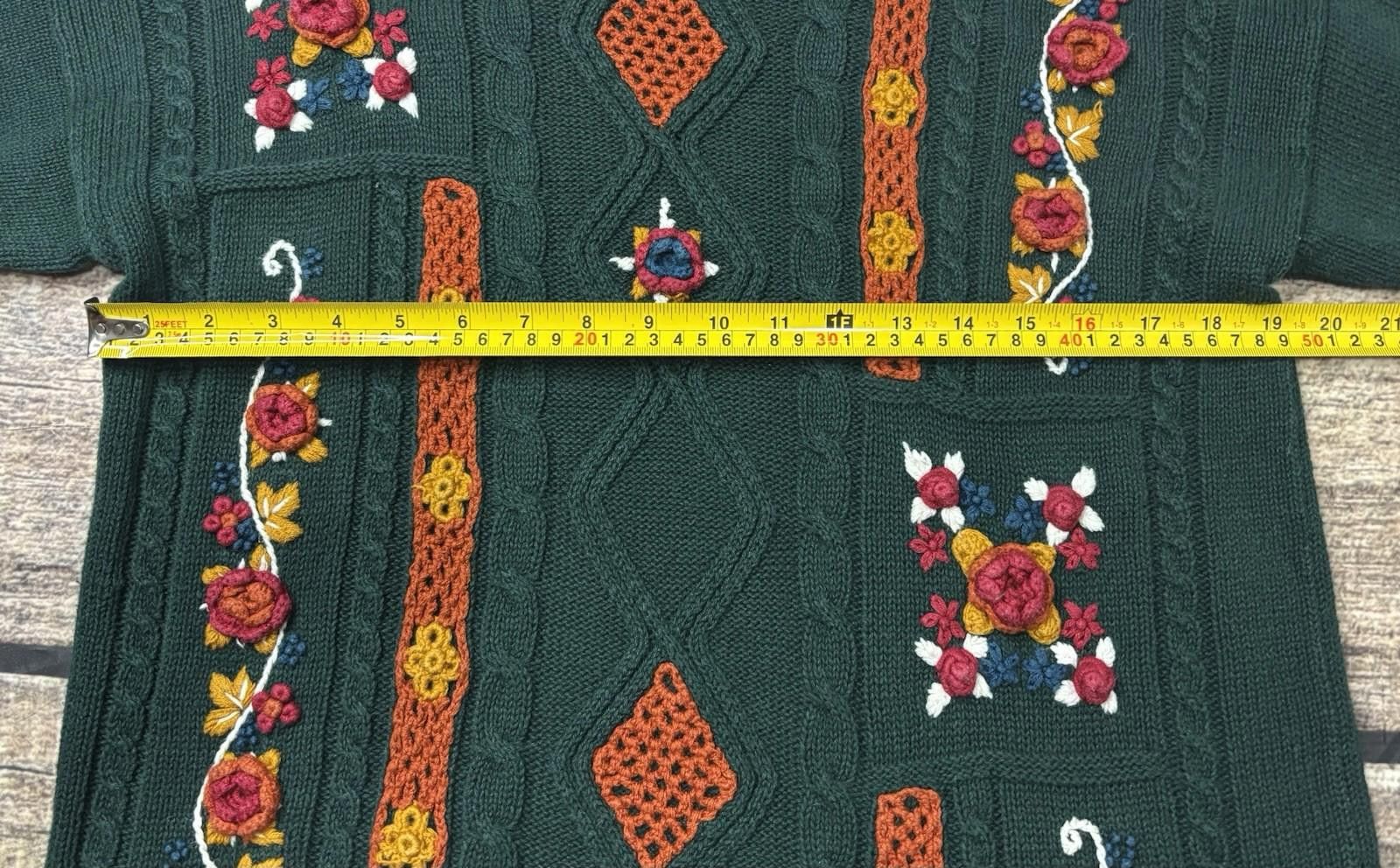 The Unbranded Brand VTG Sweater Womens Medium 3D Floral Cable Knit Green Cotton Size M / US 6-8 / IT 42-44 - 10 Thumbnail