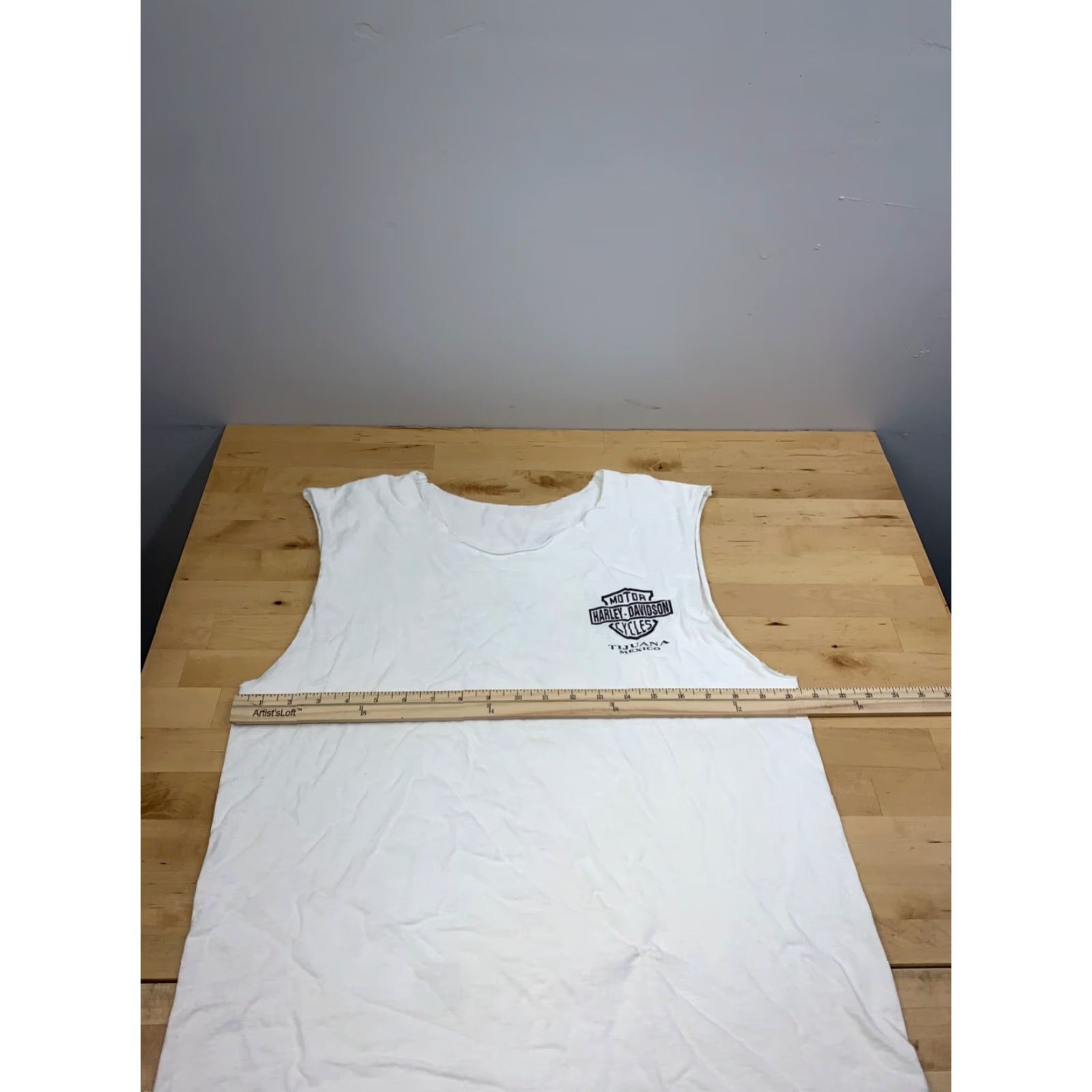 Harley Davidson VINTAGE Harley-Davidson Shirt Men L White Cotton Sleeveless Tijuana Mexico Wing Riders Taz Cut Off Sleeves 12134 Biker Motorcycle 90s Womens Men Girls Size US L / EU 52-54 / 3 - 5 Thumbnail