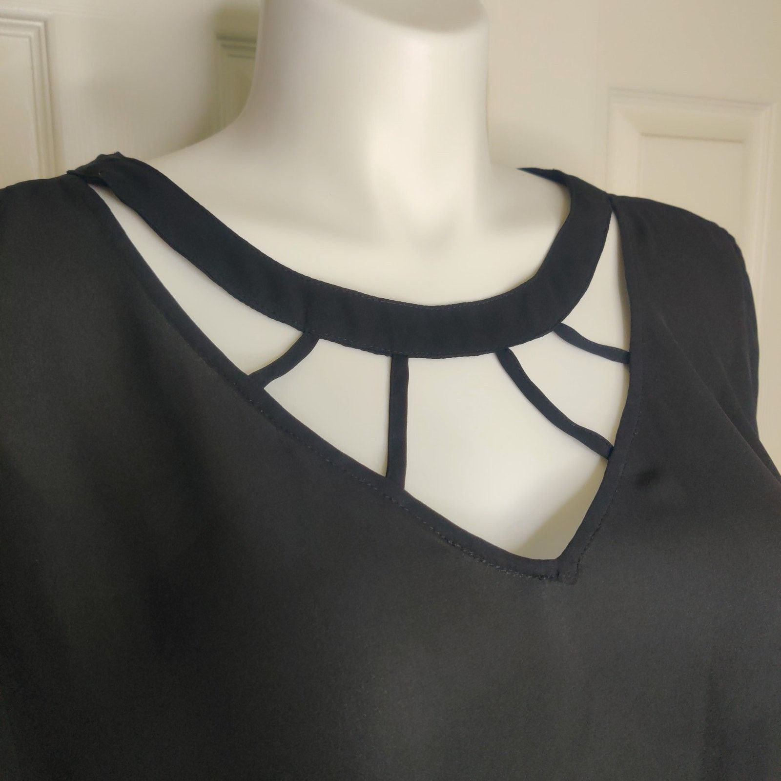 Torrid Torrid Georgette Cage Front Top sz 4 Size 4XL / US 24-26 - 2 Thumbnail