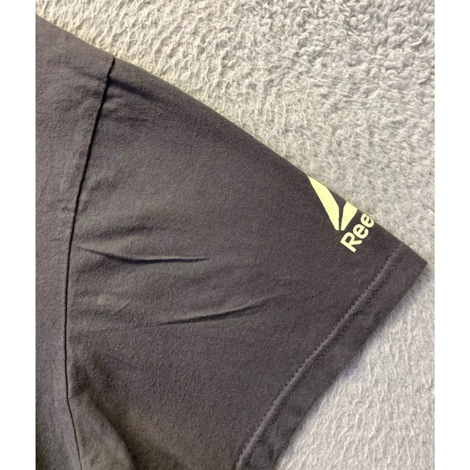 Reebok Reebok Shirt Men Large Gray Short Sleeve Crew Neck Graphic /114-16 Size US L / EU 52-54 / 3 - 3 Thumbnail
