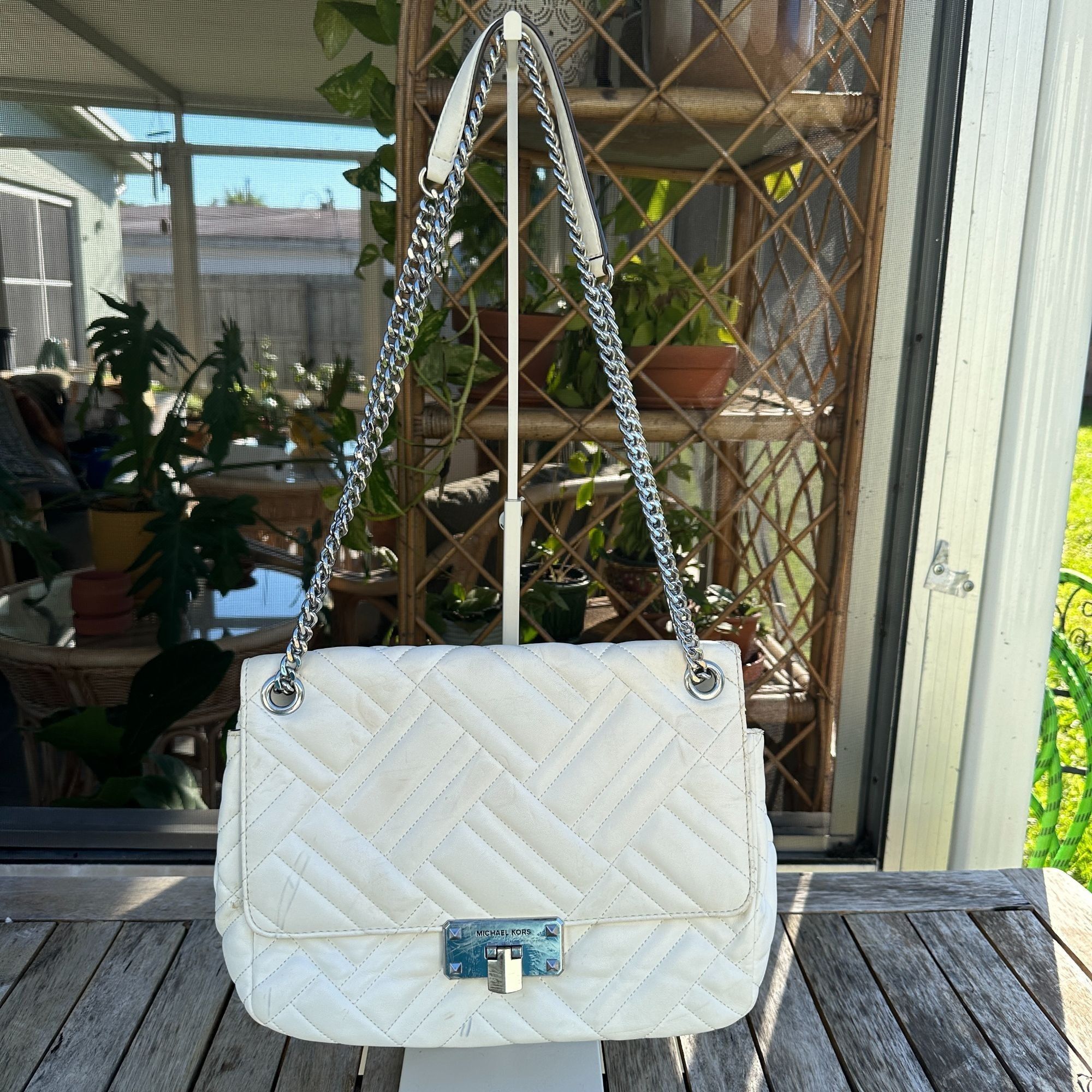 Michael Kors Michael Kors White Quilted Leather Peyton Shoulder Bag Size ONE SIZE - 1 Thumbnail