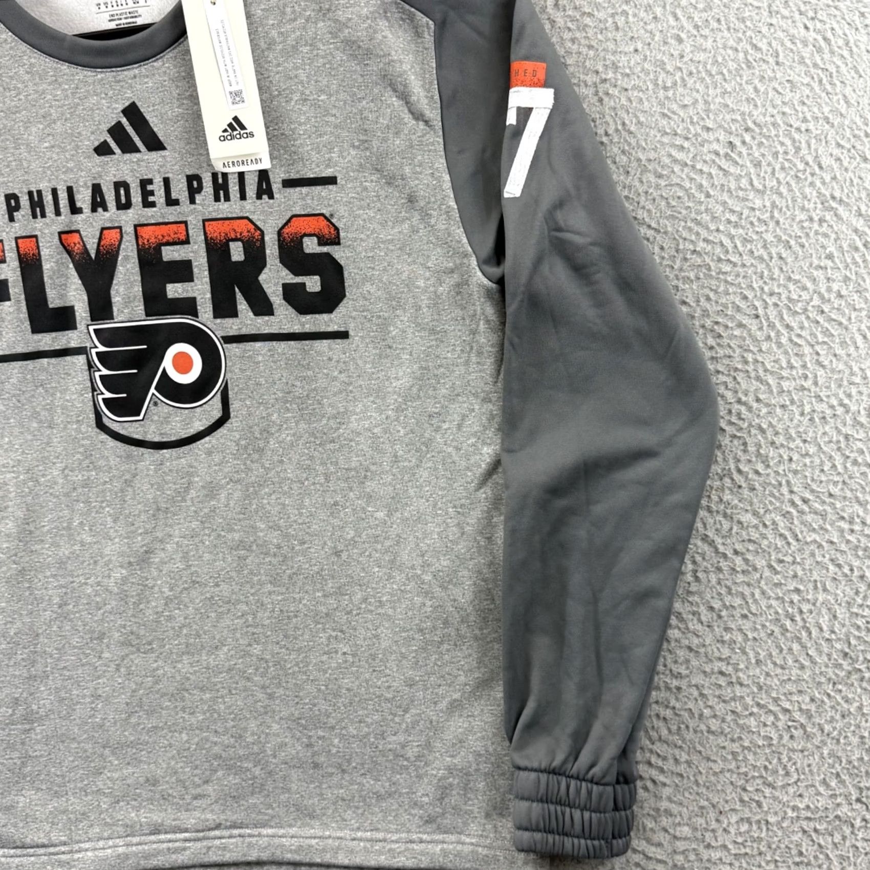 Adidas NHL Philadelphia Flyers Hockey Sweatshirt Mens Medium Gray Long Sleeve Loose NWT Size US M / EU 48-50 / 2 - 5 Thumbnail
