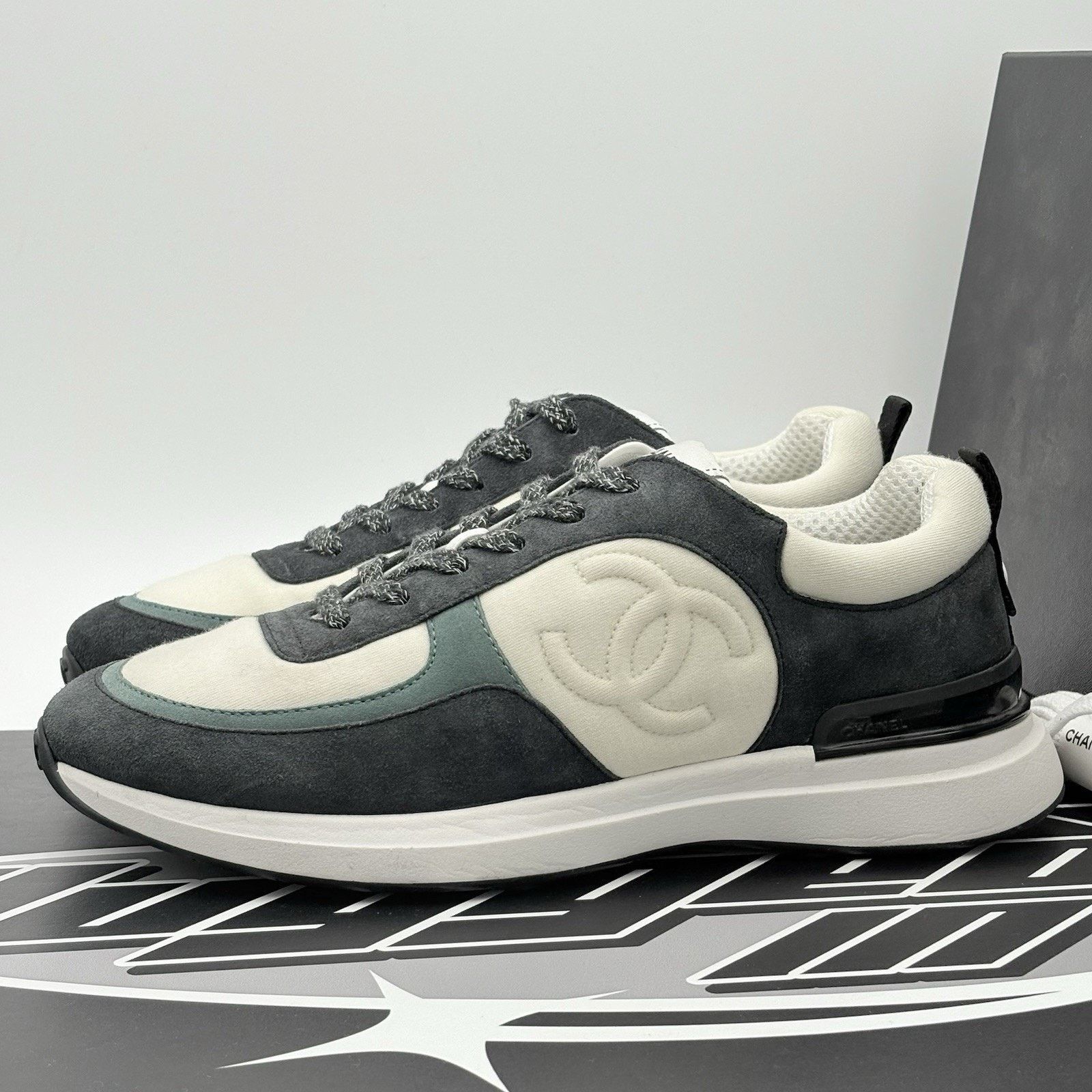 Chanel Chanel Interlocking CC Logo Suede Sneaker ' Green '| WORN 1x Size US 8 / EU 41 - 1 Thumbnail
