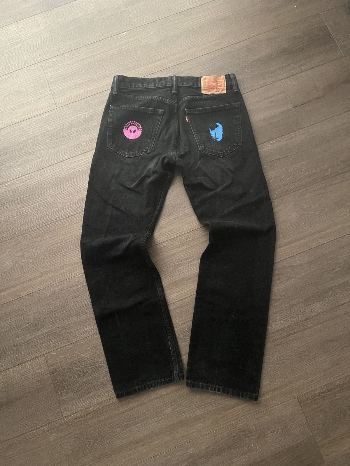 Levi's Black Levi’s 505 Skull Alien Painted Denim Jeans Grunge Emo Size US 30 / EU 46 - 1 Thumbnail