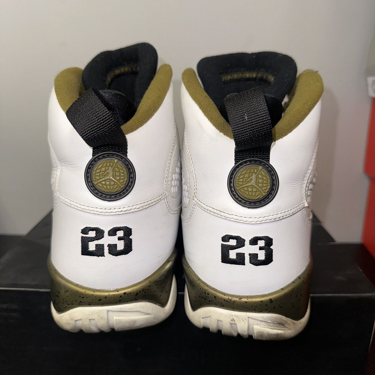 Jordan Brand Size 14 - Nike Air Jordan 9 Retro Statue OG IX White Gold Size US 14 / EU 47 - 3 Thumbnail