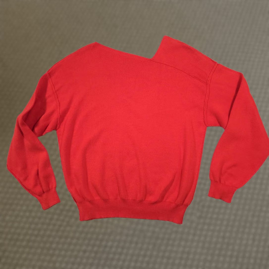 Forever 21 Forever 21 Sweater Womens Medium Red Asymmetrical Boat Neck Pullover Long Sleeve Size M / US 6-8 / IT 42-44 - 1 Thumbnail