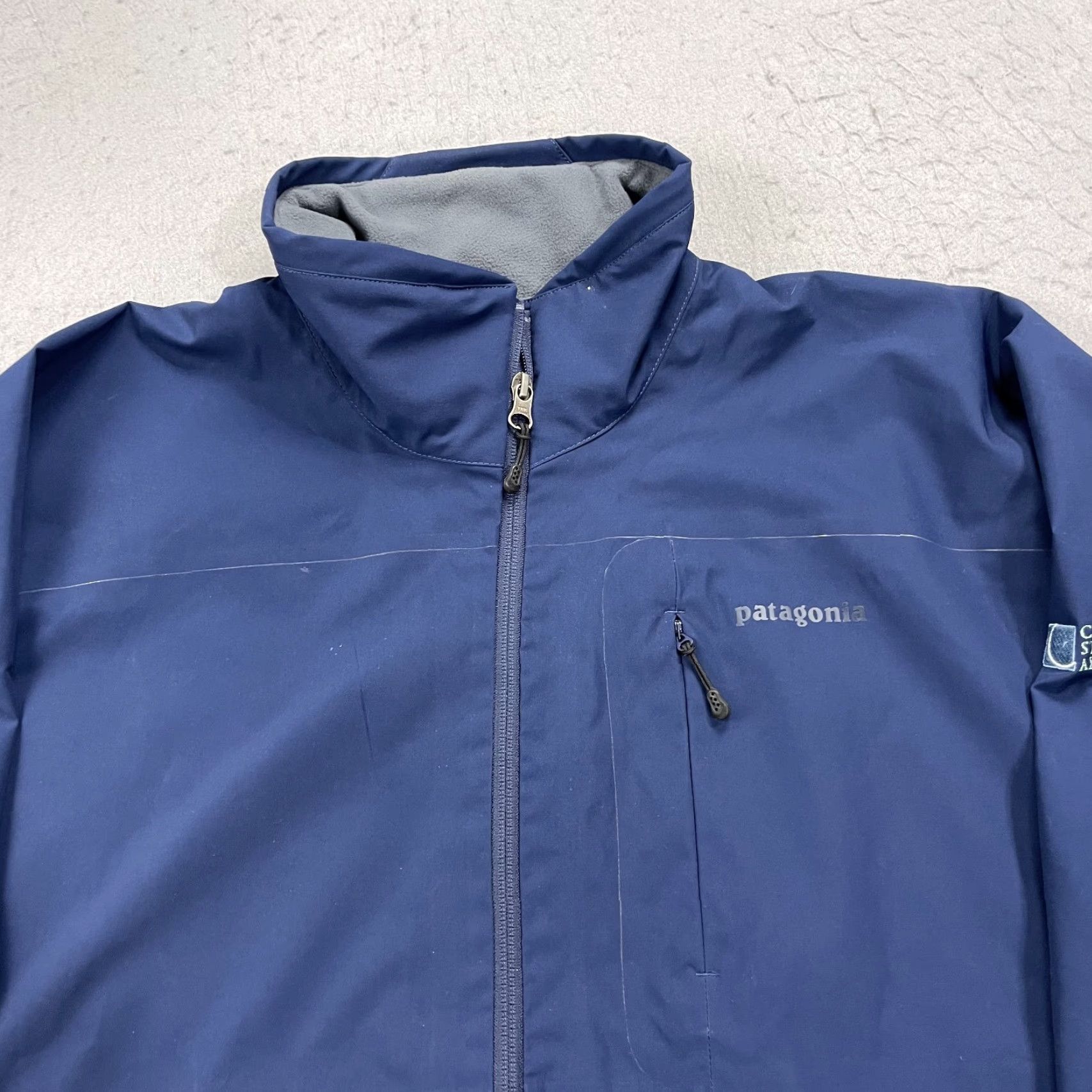 Patagonia Patagonia Jacket Mens XL Blue Logo Full Zip Outdoor Hiking Figure 4 2002? Size US XL / EU 56 / 4 - 2 Thumbnail