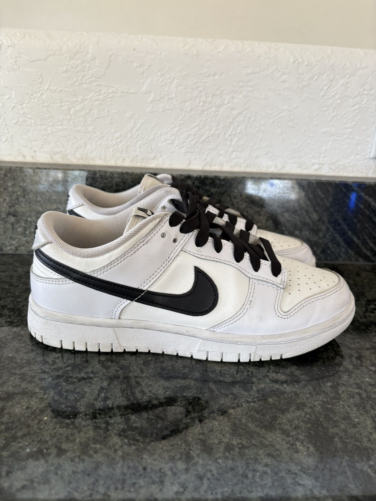 Nike Reverse Panda Dunks | Size 6 | Pre-Owned Size US 6 / EU 39 - 4 Thumbnail