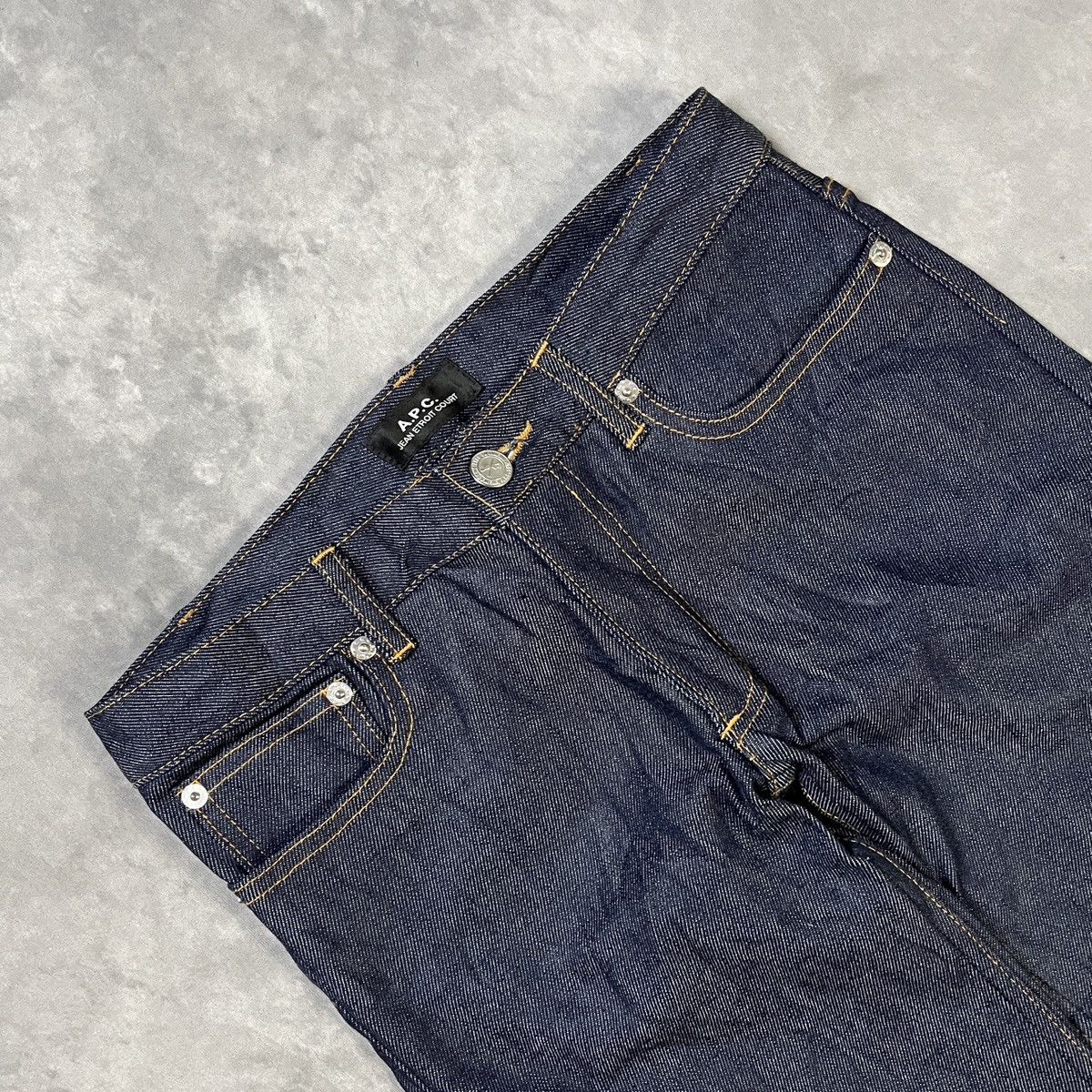 A.P.C. A.P.C. NEW STANDARD RAW DENIM JEANS DARK INDIGO MINIMALIST Size US 26 / EU 42 - 2 Thumbnail