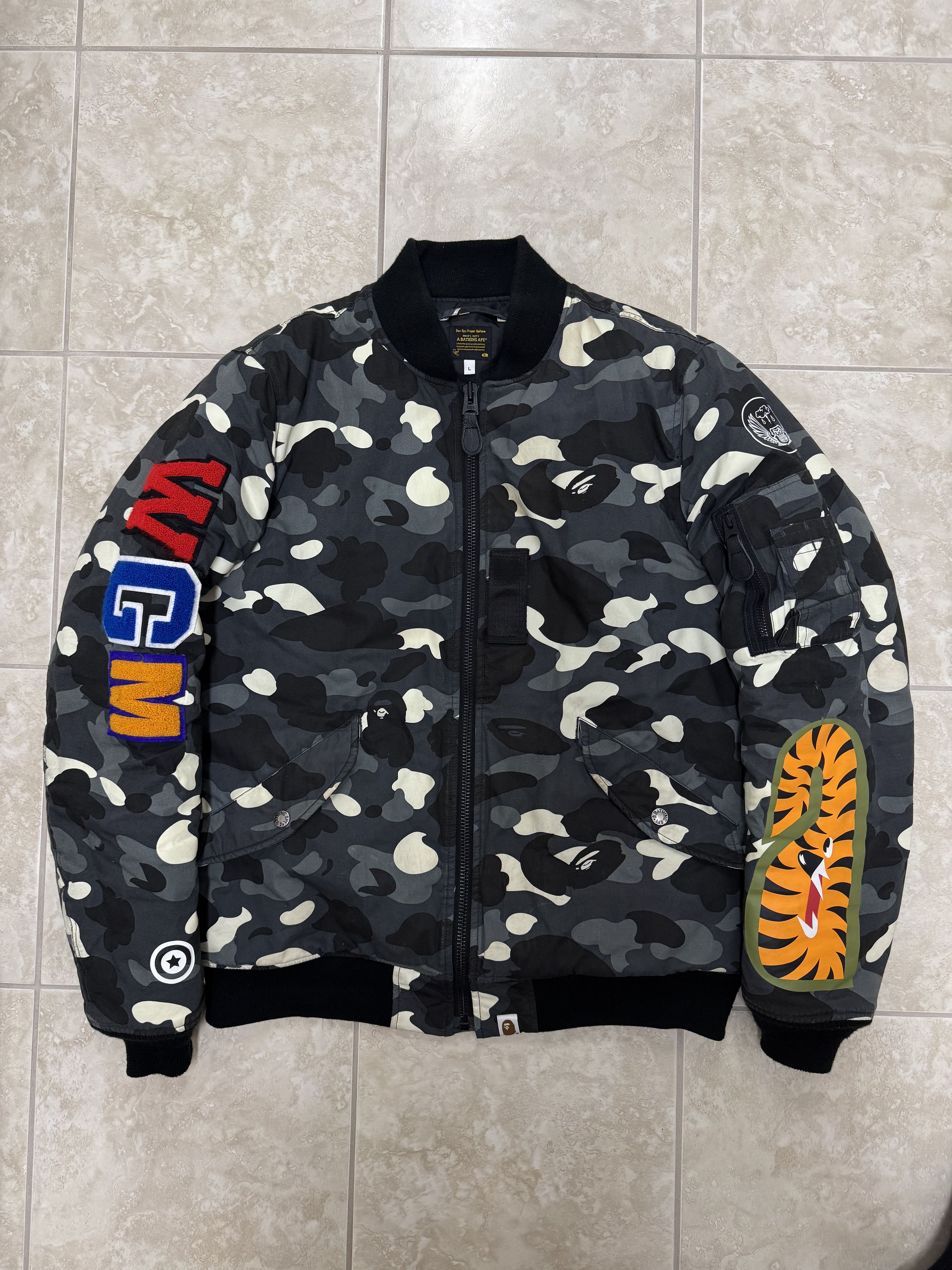 Bape Bape Grey Camo Shark Bomber Jacket Size US L / EU 52-54 / 3 - 1 Thumbnail