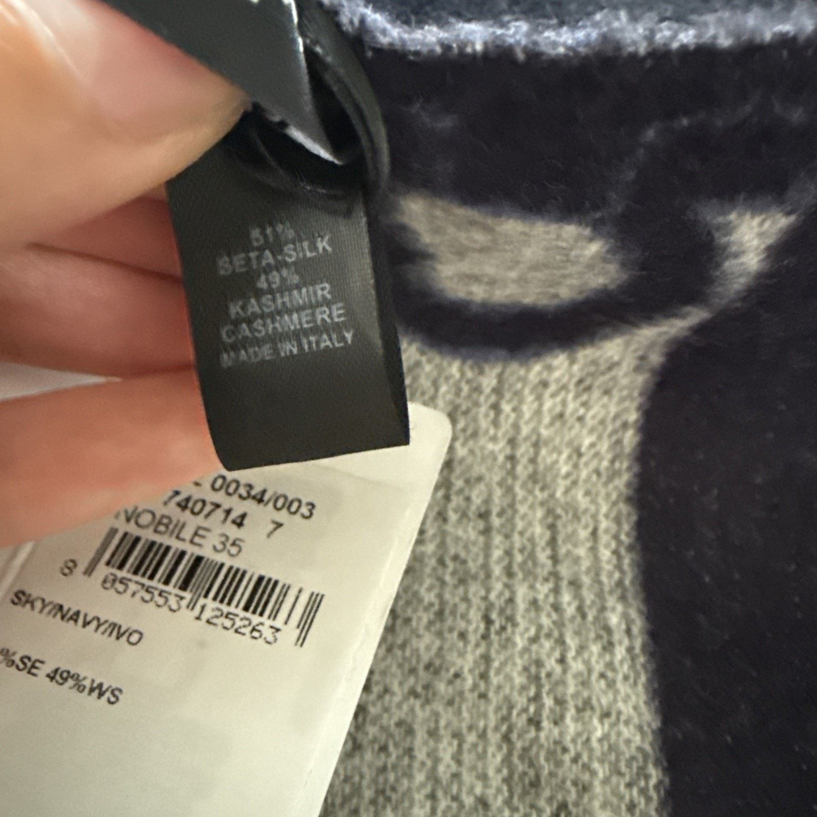 Salvatore Ferragamo Salvatore Ferragamo SR NOBILE 35 Scarf Silk Cashmere Gancini Size ONE SIZE - 5 Thumbnail