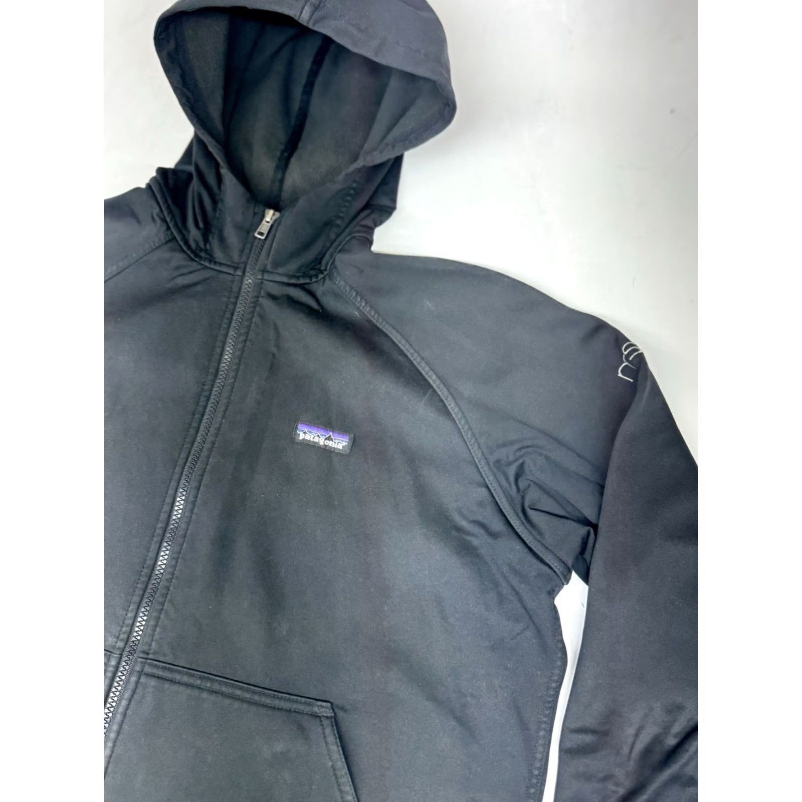 Patagonia VINTAGE Patagonia Jacket Mens M Black Full Zip Hooded Microsoft Branding Logo Size US M / EU 48-50 / 2 - 2 Thumbnail