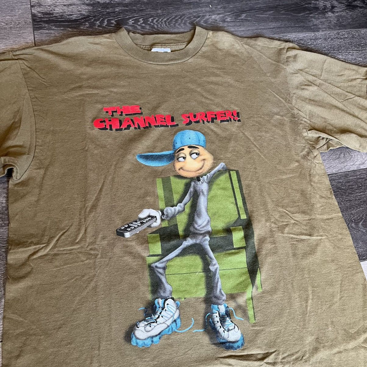 Vintage Vintage 1990s The Channel Surfer Skater Graphic Logo T Shirt Size US XL / EU 56 / 4 - 2 Thumbnail