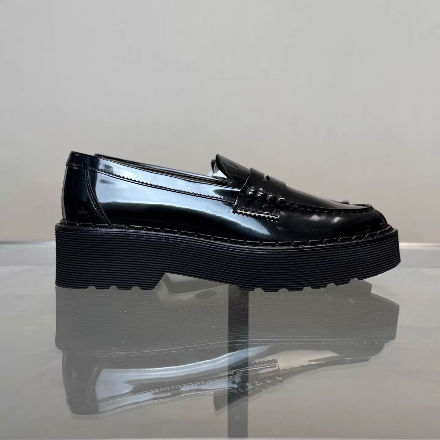 Tod's TOD'S Black Patent Leather Loafers EU 39 Size US 8.5 / IT 38.5 - 4 Thumbnail