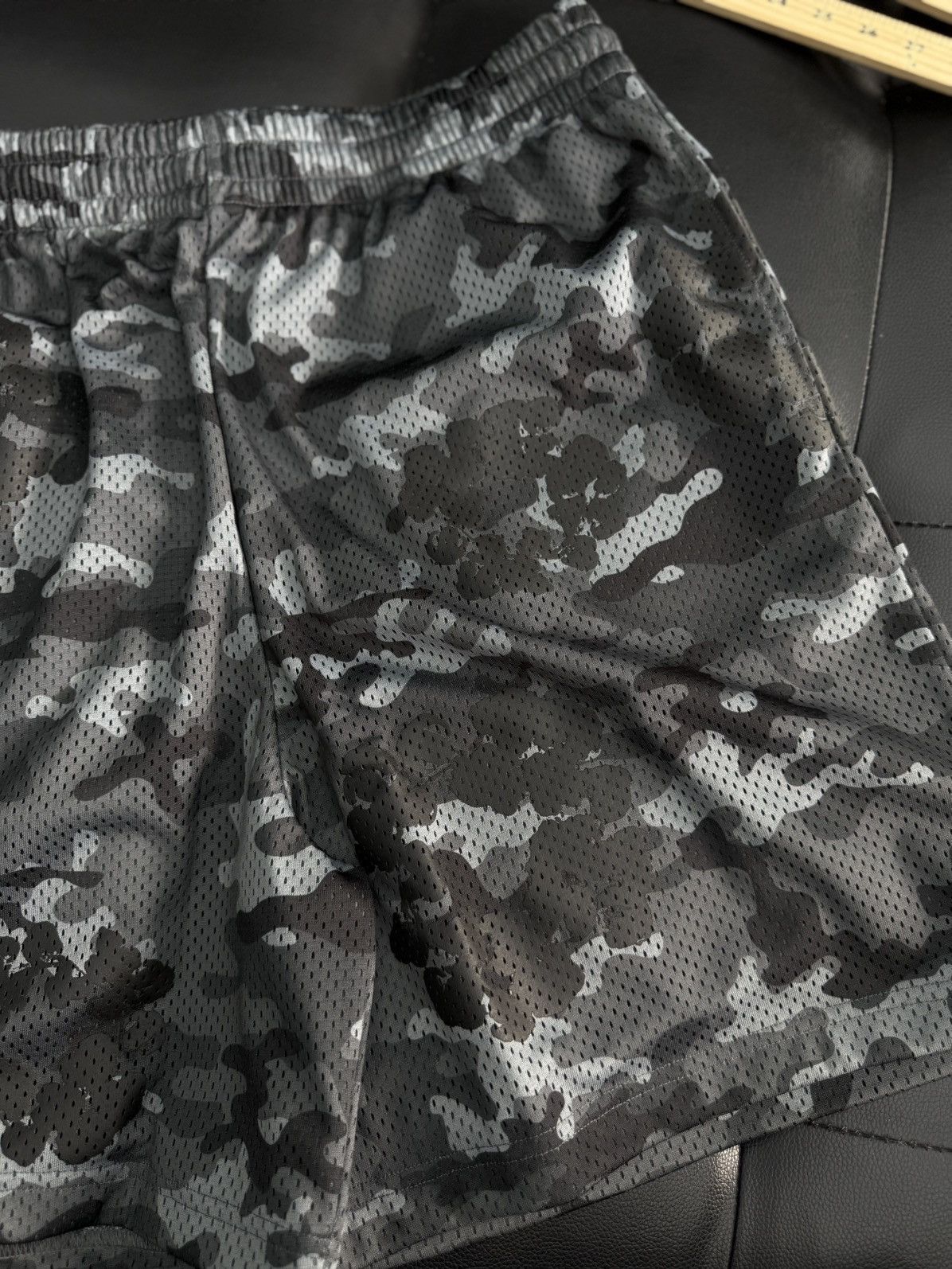 DENIM TEARS Denim Tears Mesh Summer Shorts Black Camo Size Large (NEW) Size US 33 - 2 Thumbnail
