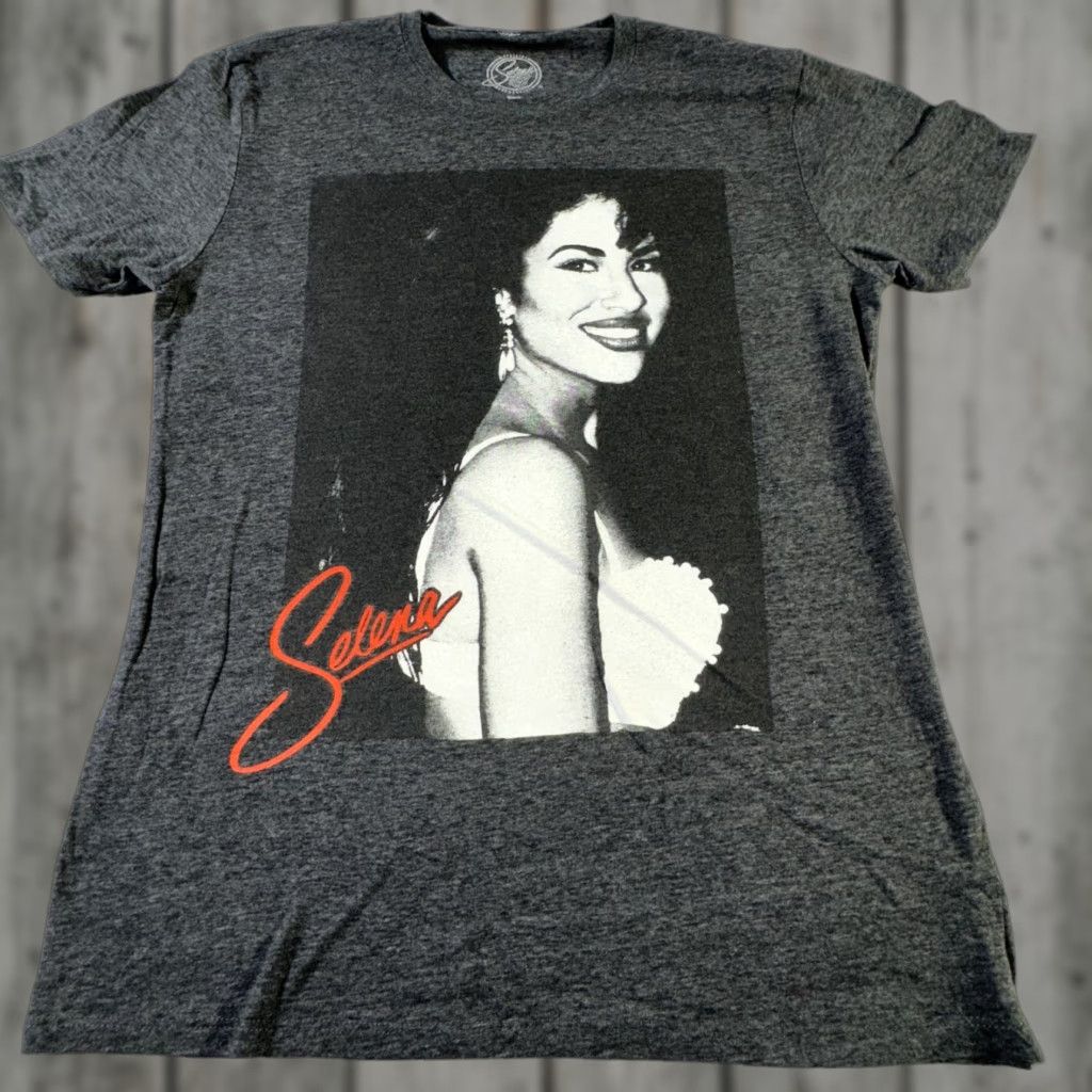 Vintage Selena Shirt Mens Medium Gray Black Graphic Tee Latin Music Queen Portrait Signature Size US M / EU 48-50 / 2 - 1 Thumbnail