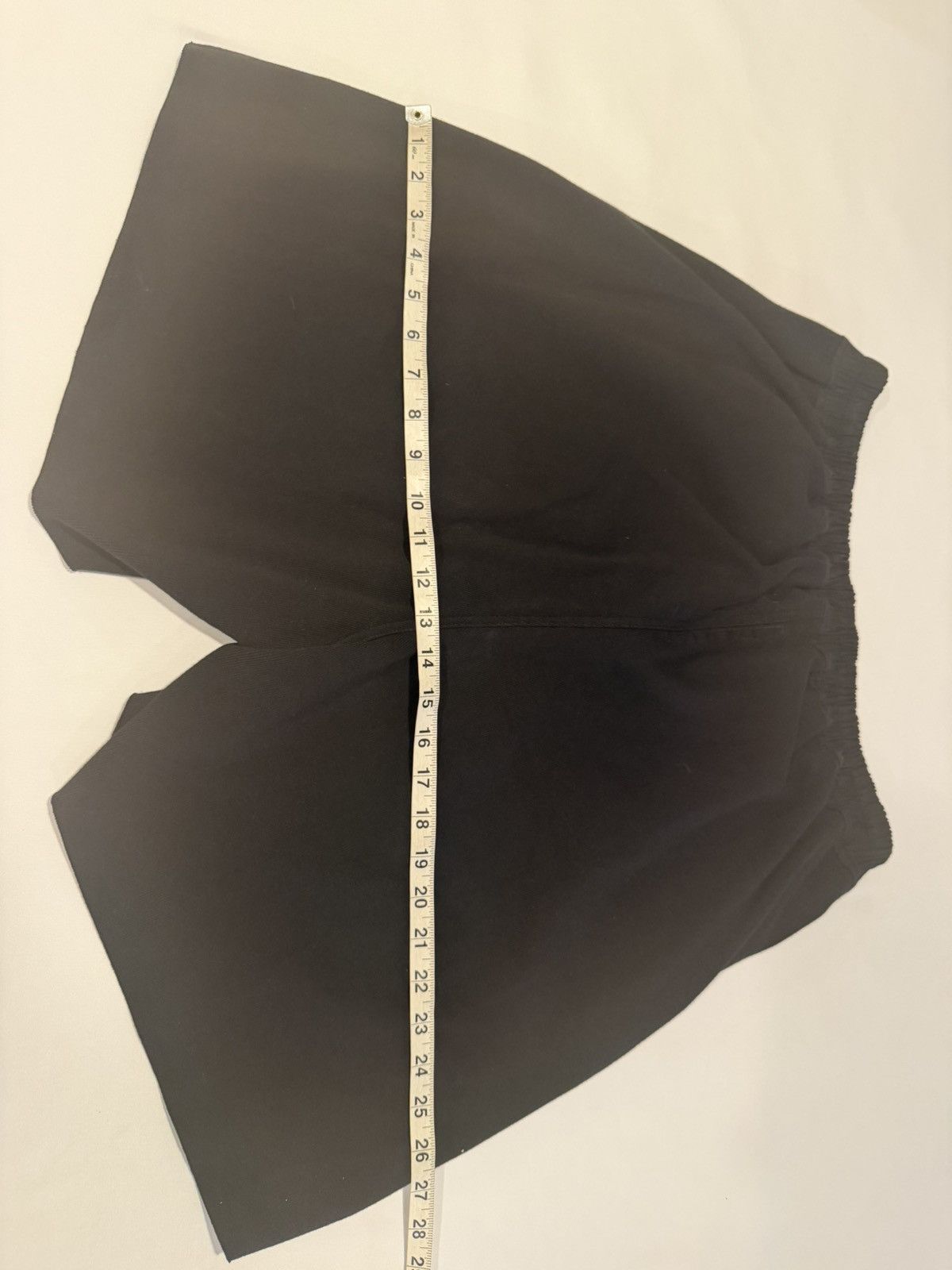 Rick Owens Rick owens mens shorts. 52/36. $790 Size US 36 / EU 52 - 10 Thumbnail