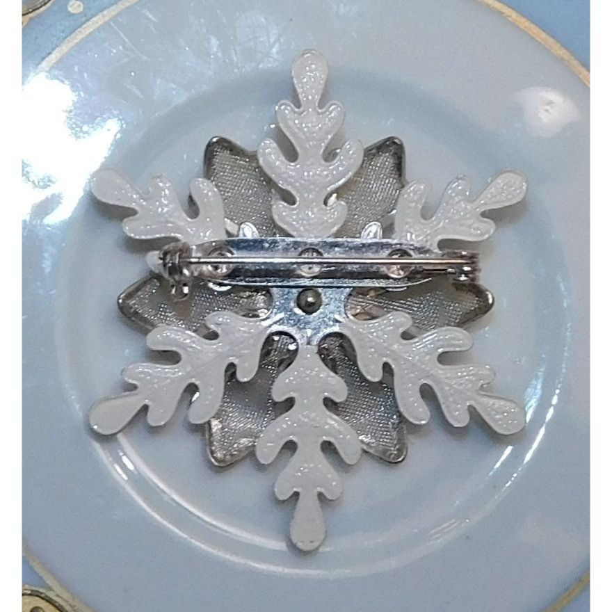 Other Vintage Winter Snowflake Brooch White And Silver Tone With B Size ONE SIZE - 3 Thumbnail