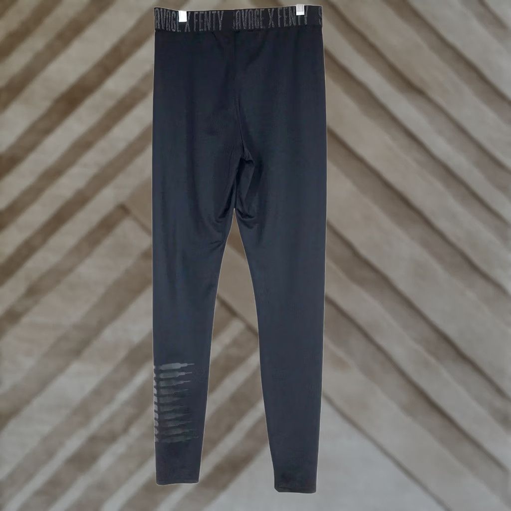 Vintage SAVAGE FENTY BLACK NYLON BLEND LEGGINGS PANTS Womens M Size 32" / US 10 / IT 46 - 1 Thumbnail