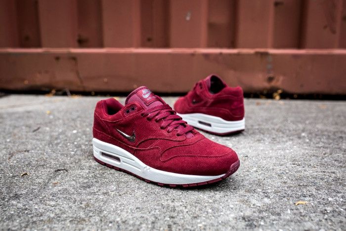 Nike Nike Air Max 1 Premium Jewel Team Red Size 10.5 918354-600 Size US 10.5 / EU 43-44 - 17 Thumbnail
