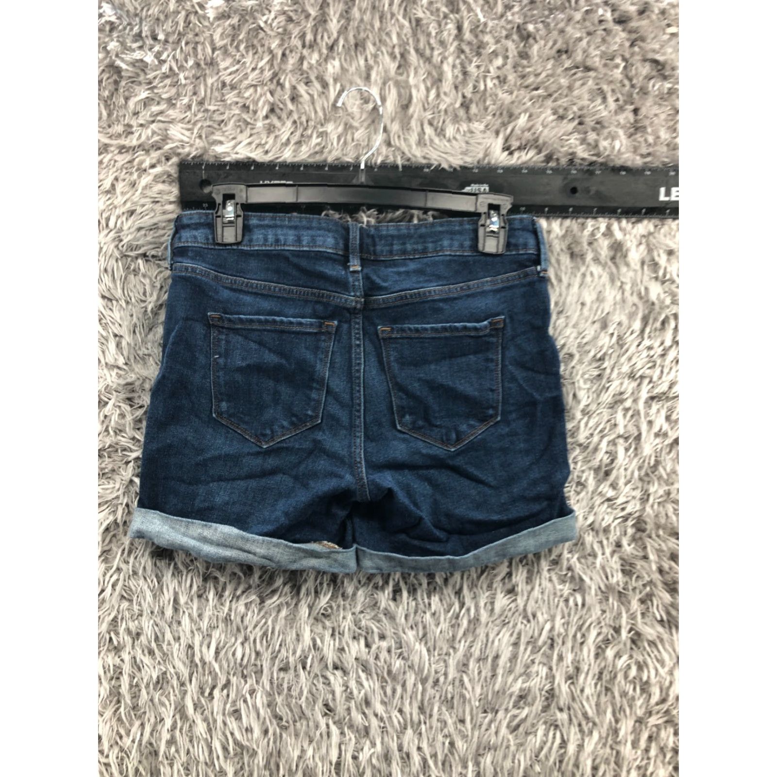 Old Navy Old Navy Boyfriend Shorts Womens Size 4 Mid Rise Medium Wash Blue Denim 5-Pocket Casual Size 27" / US 4 / IT 40 - 4 Thumbnail