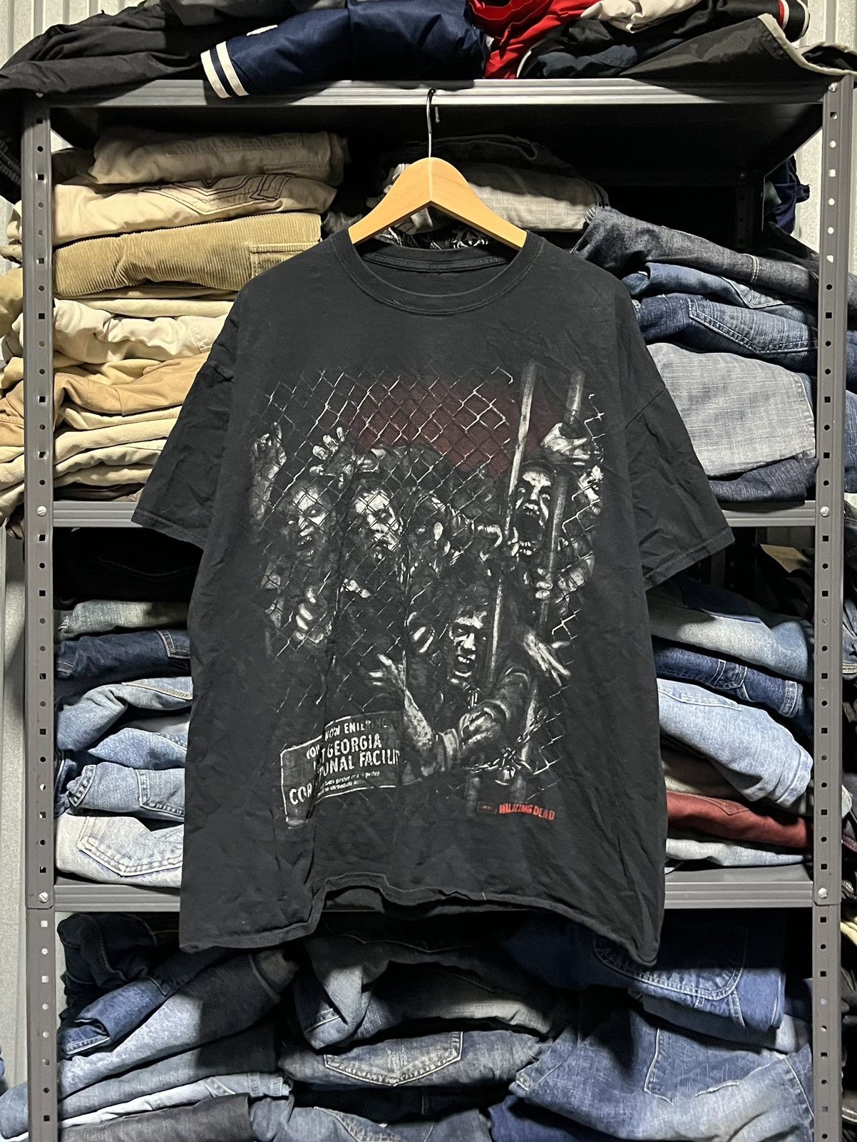 Vintage Crazy Y2K The Walking Dead AMC Graphic Tee Rare Zombies Size US XL / EU 56 / 4 - 1 Thumbnail