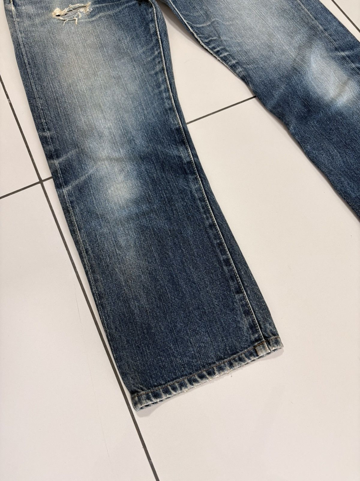 Japanese Brand Uniqlo S002 Selvedge V-Stitch Distressed Jeans Denim Size US 31 - 4 Thumbnail