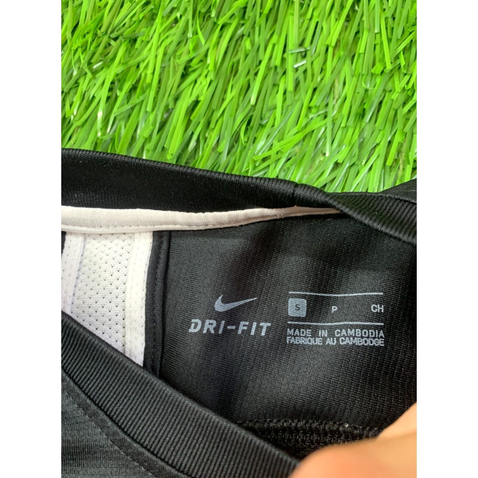 Nike NIKE ACADEMY DRI-FIT ORIGINAL 2019 MEN FOOTBALL SHIRT JERSEY TEE SIZE S BLACK AND WHITE Football Shirt Mens S Nike Academy Dri-FIT 2019 Size US S / EU 44-46 / 1 - 4 Thumbnail
