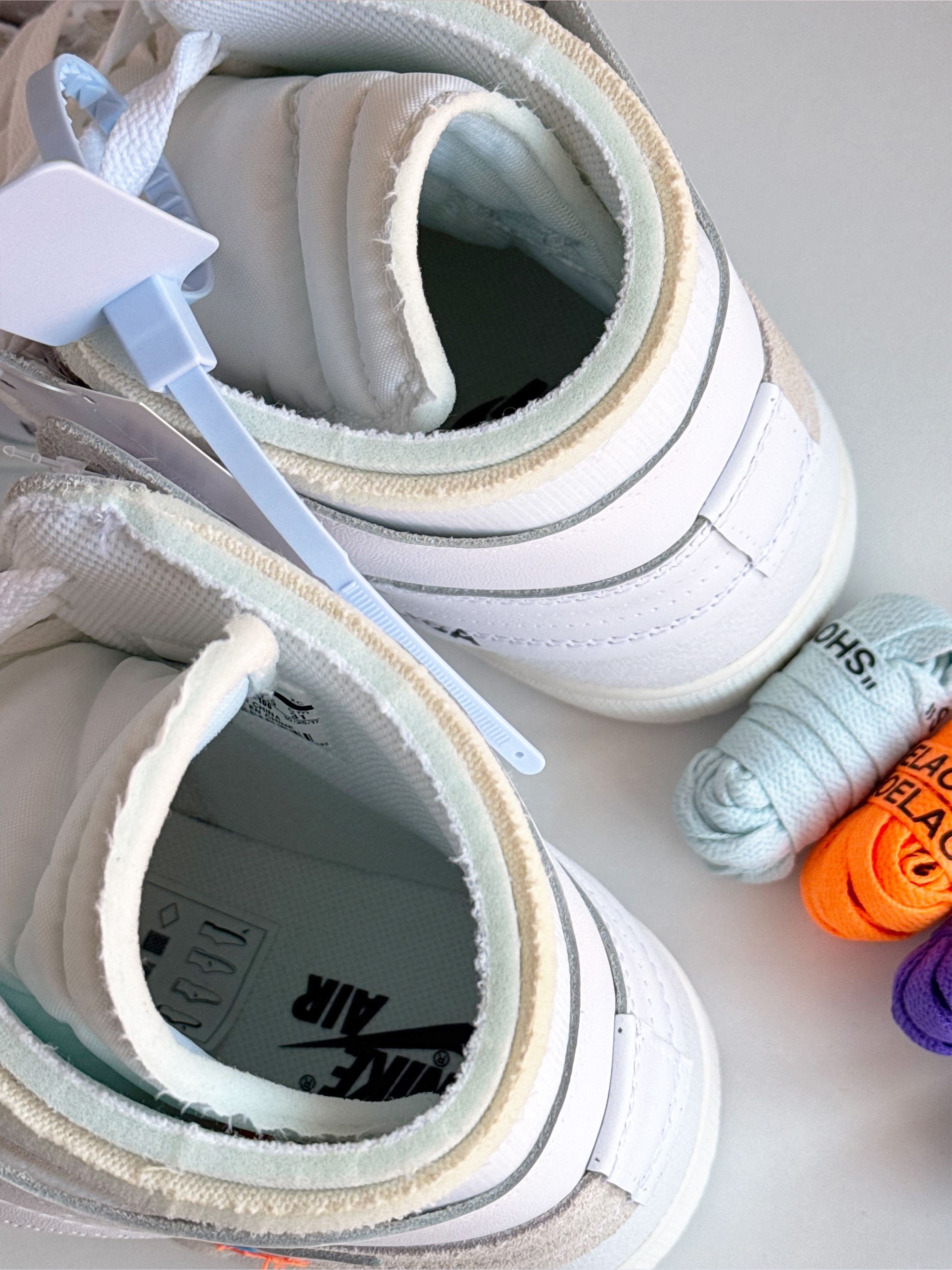 Jordan Brand × Off-White Air Jordan 1 Retro x Off-White (Virgil Abloh) Euro 17 Alaska Size US 13 / EU 46 - 3 Thumbnail
