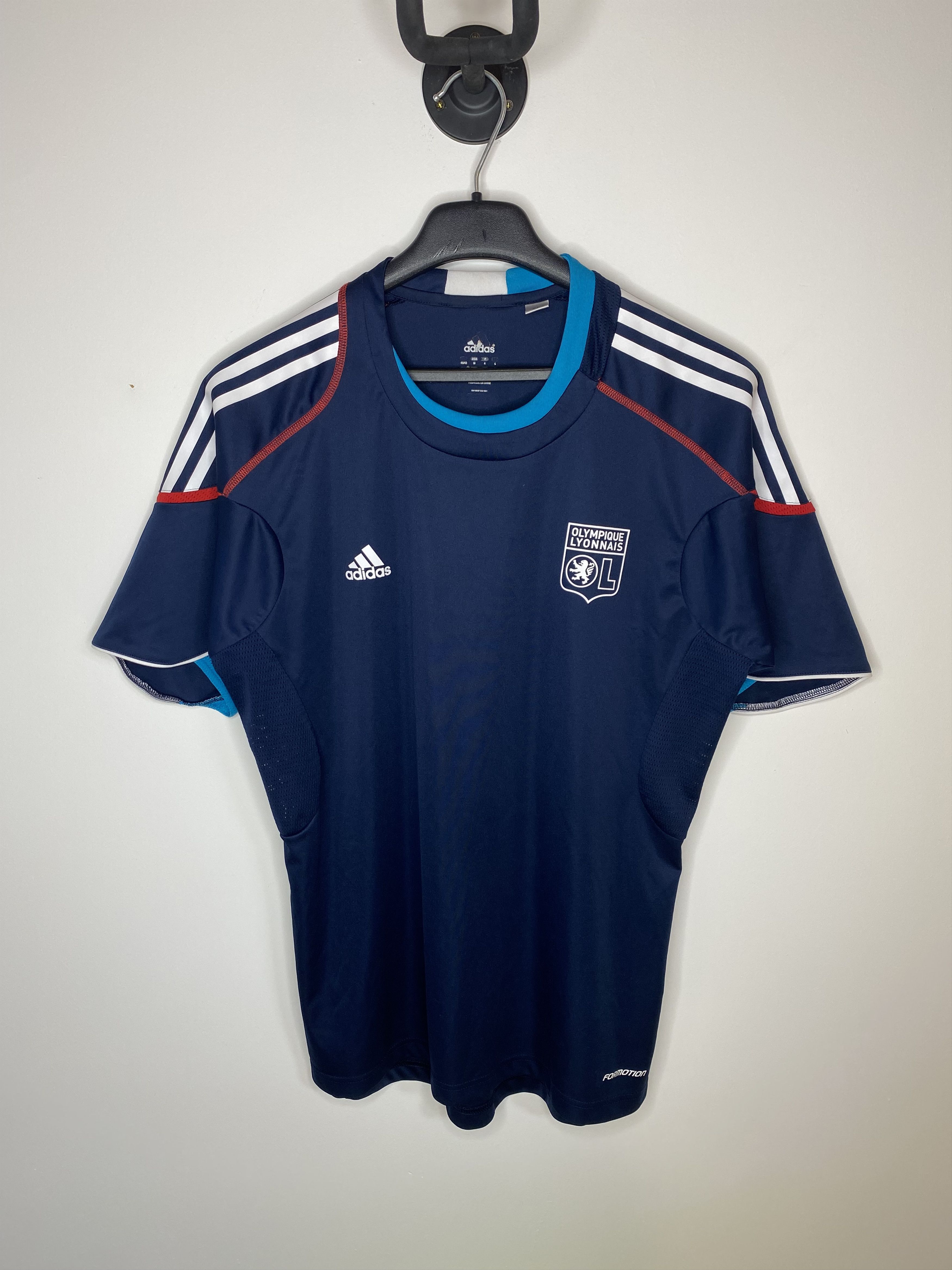 Adidas OLYMPIQUE LYONNAIS 2010 TRAINING FOOTBALL SHIRT SOCCER Size US M / EU 48-50 / 2 - 1 Thumbnail