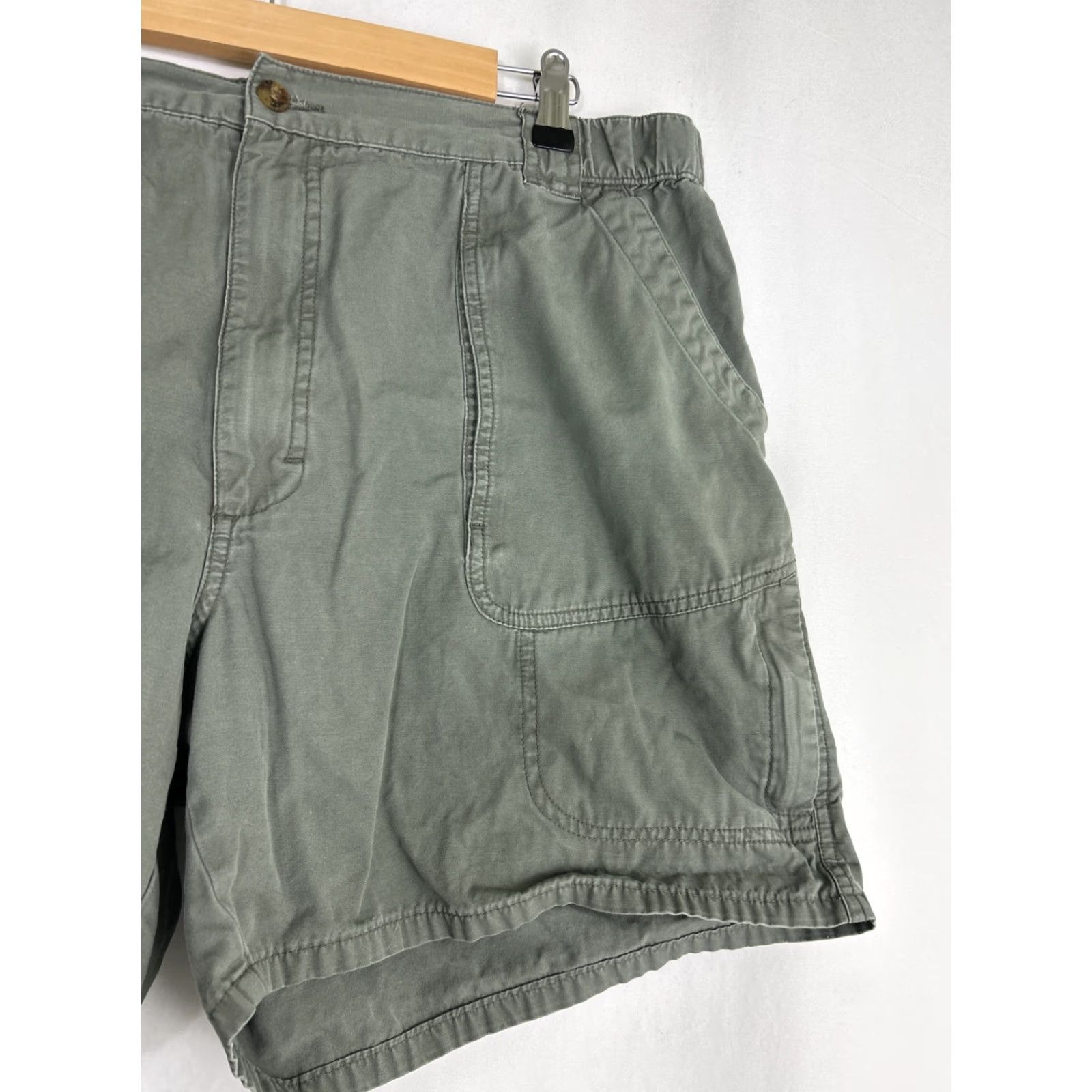 Vintage **Woolrich Light Olive Elastic Waist 38 Regular Fit Cargo Shorts** User: **Light Olive Woolrich Elastic Waist 38 Regular Fit Cargo Shorts** Size US 38 / EU 54 - 5 Thumbnail