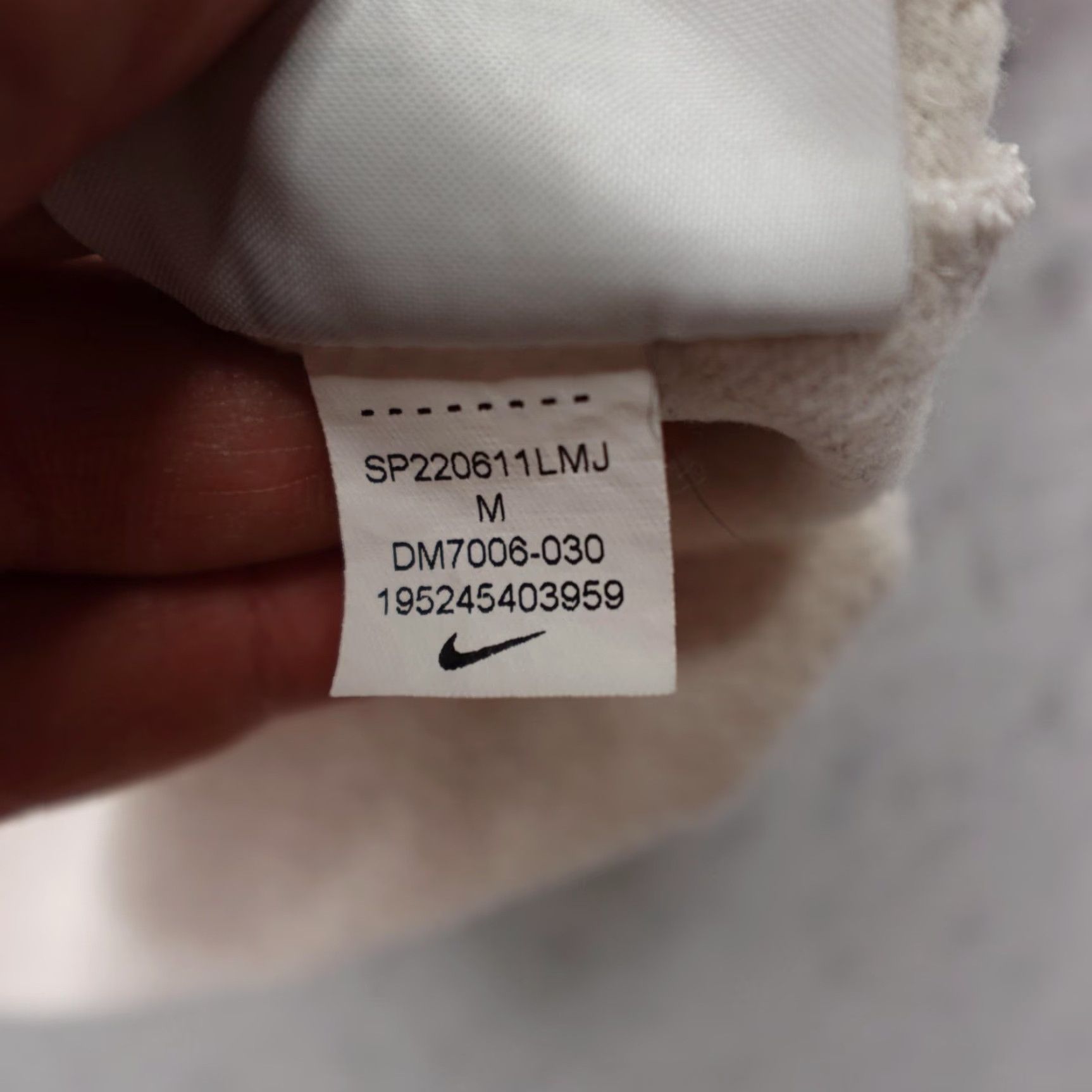 Nike Nike Sweatshirt Womens M White Yoga A.I.R Robbie Simon Crewneck Graphic Print Pullover Activewear Casual Size M / US 6-8 / IT 42-44 - 5 Thumbnail