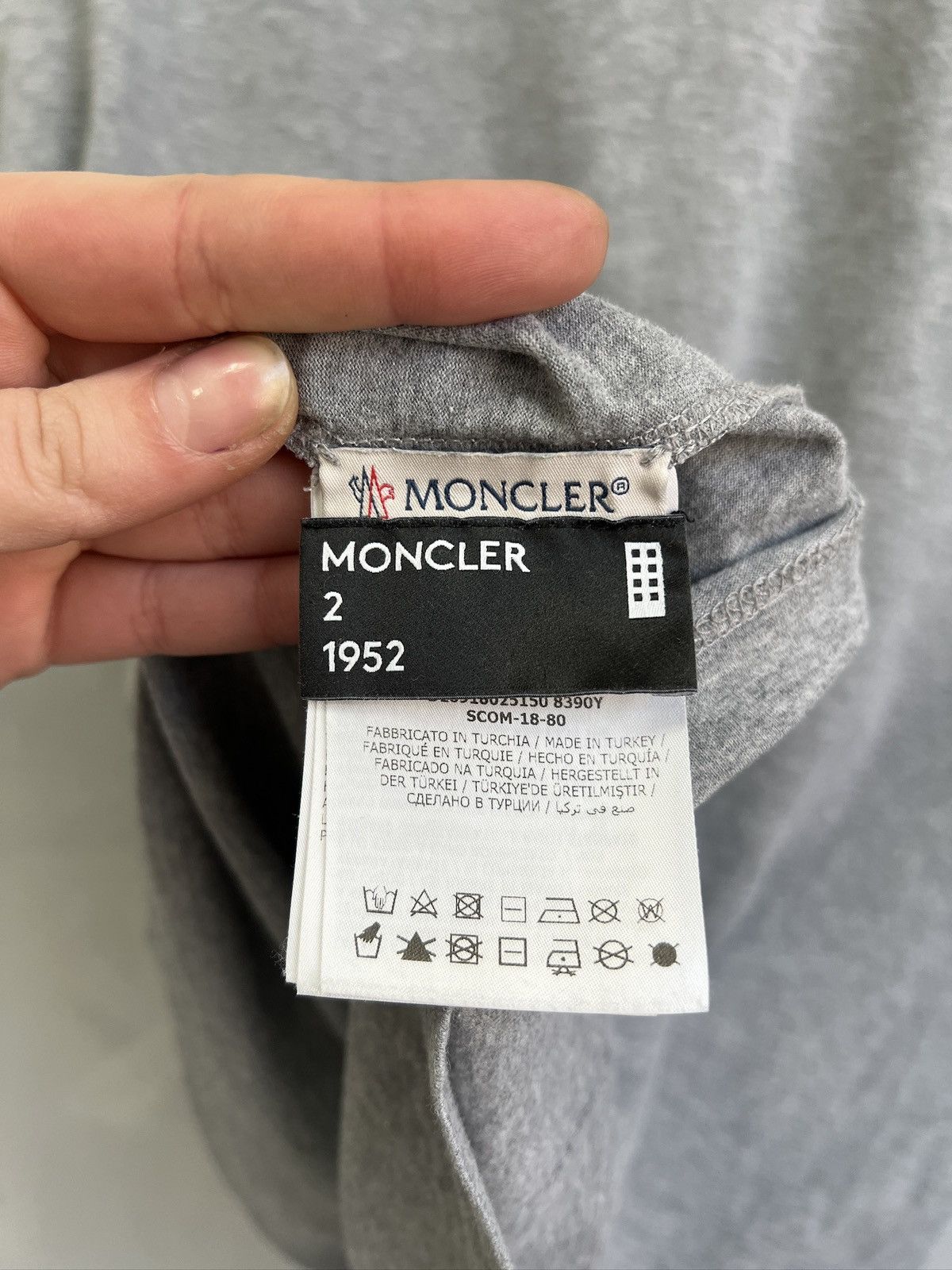 Moncler Moncler y2k big logo t shirt Size US M / EU 48-50 / 2 - 11 Thumbnail