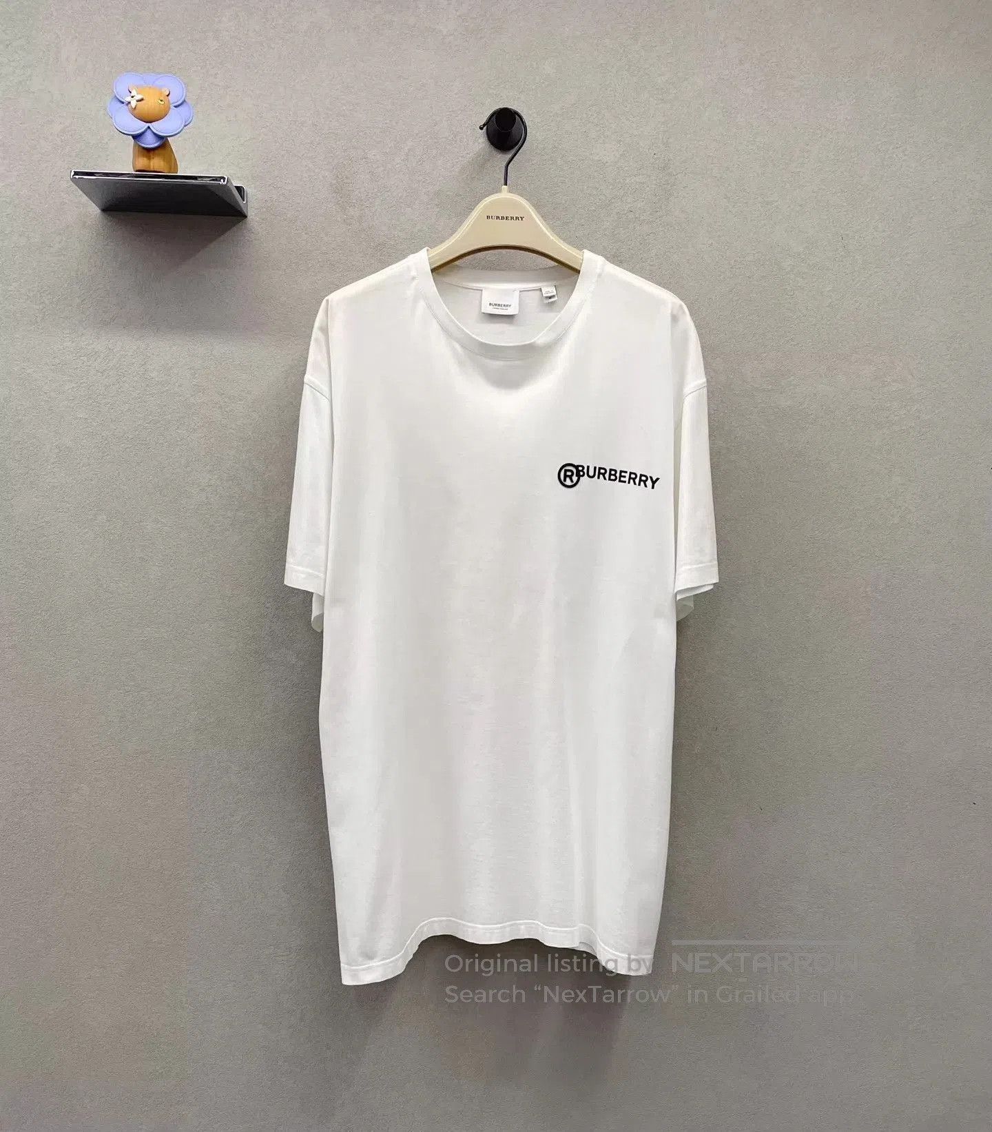 Burberry White Short Sleeve T. Size US M / EU 48-50 / 2 - 1 Thumbnail