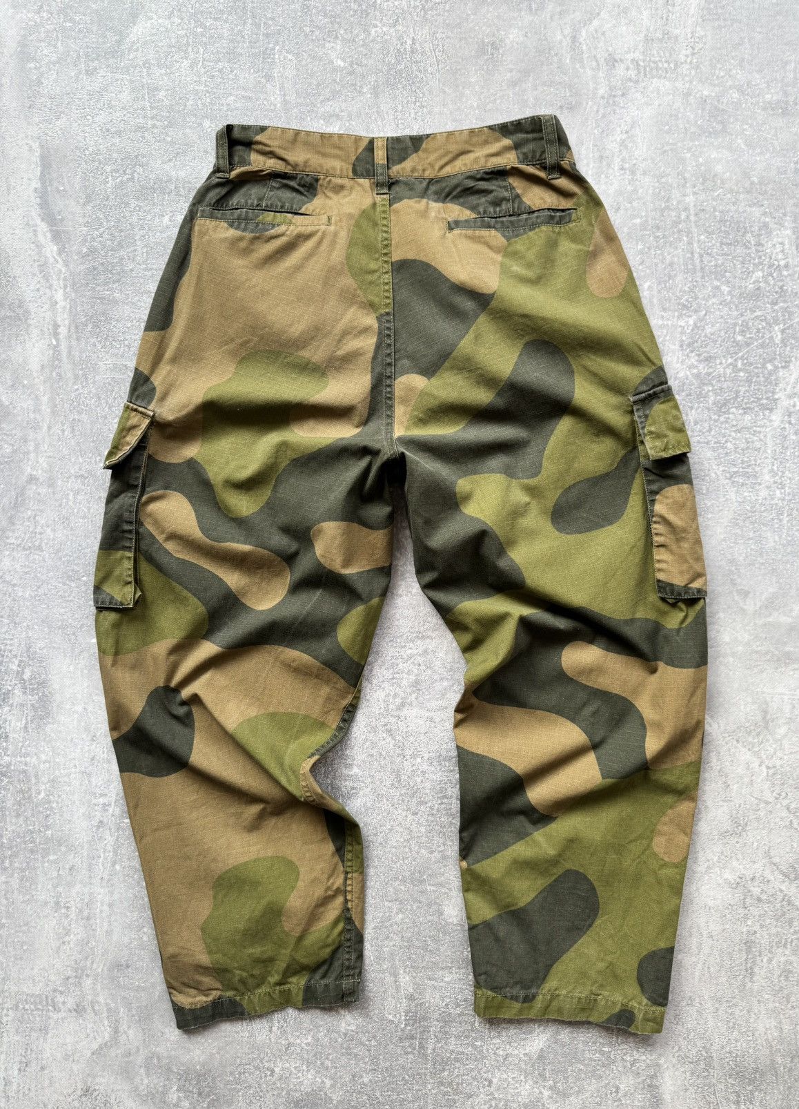 Japanese Brand Obey Baggy Camo Cargo Pants Size US 30 / EU 46 - 6 Thumbnail