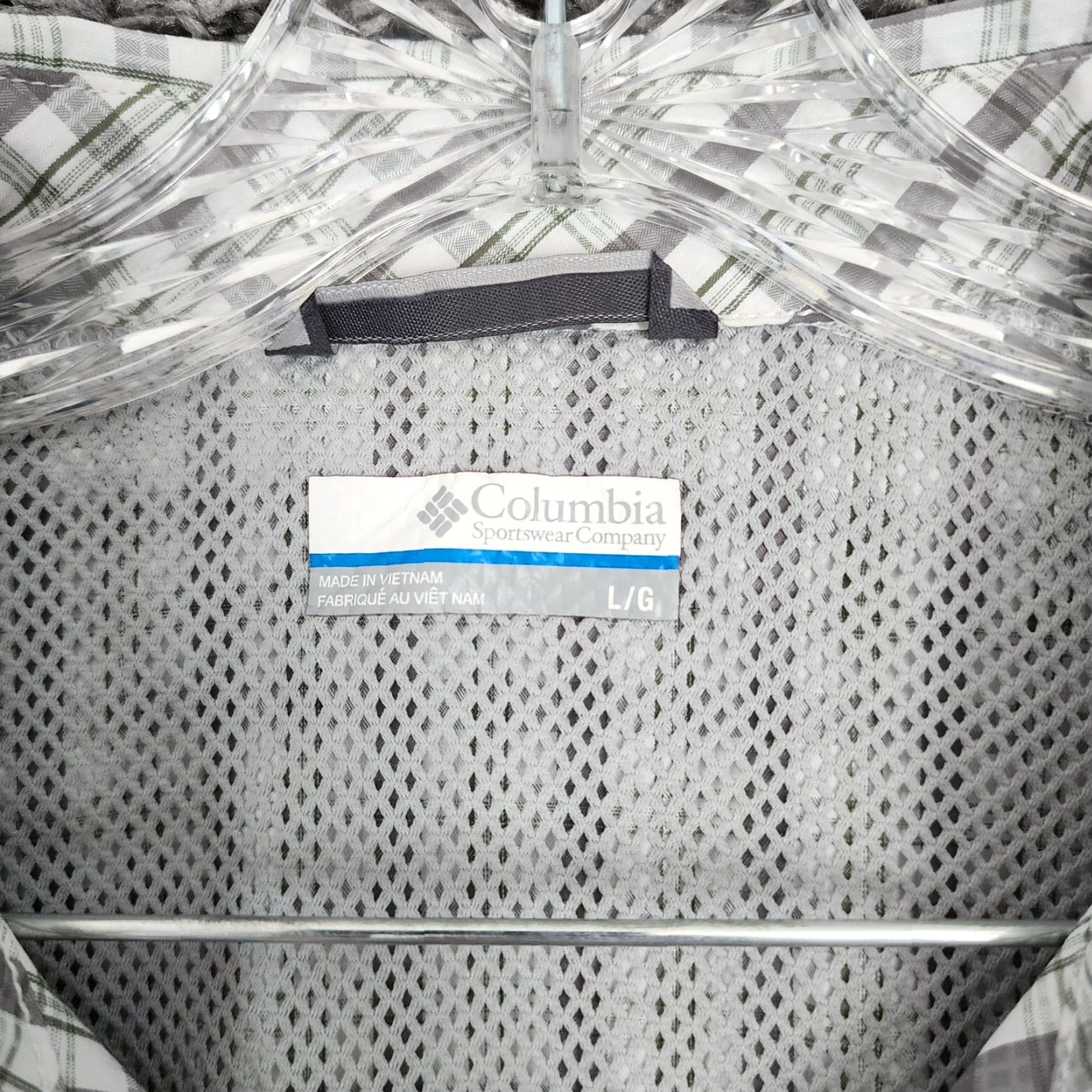 Vintage Columbia Button-Up Shirt L Mens Gray Plaid Lightweight Long Sleeve Size L Size US L / EU 52-54 / 3 - 4 Thumbnail