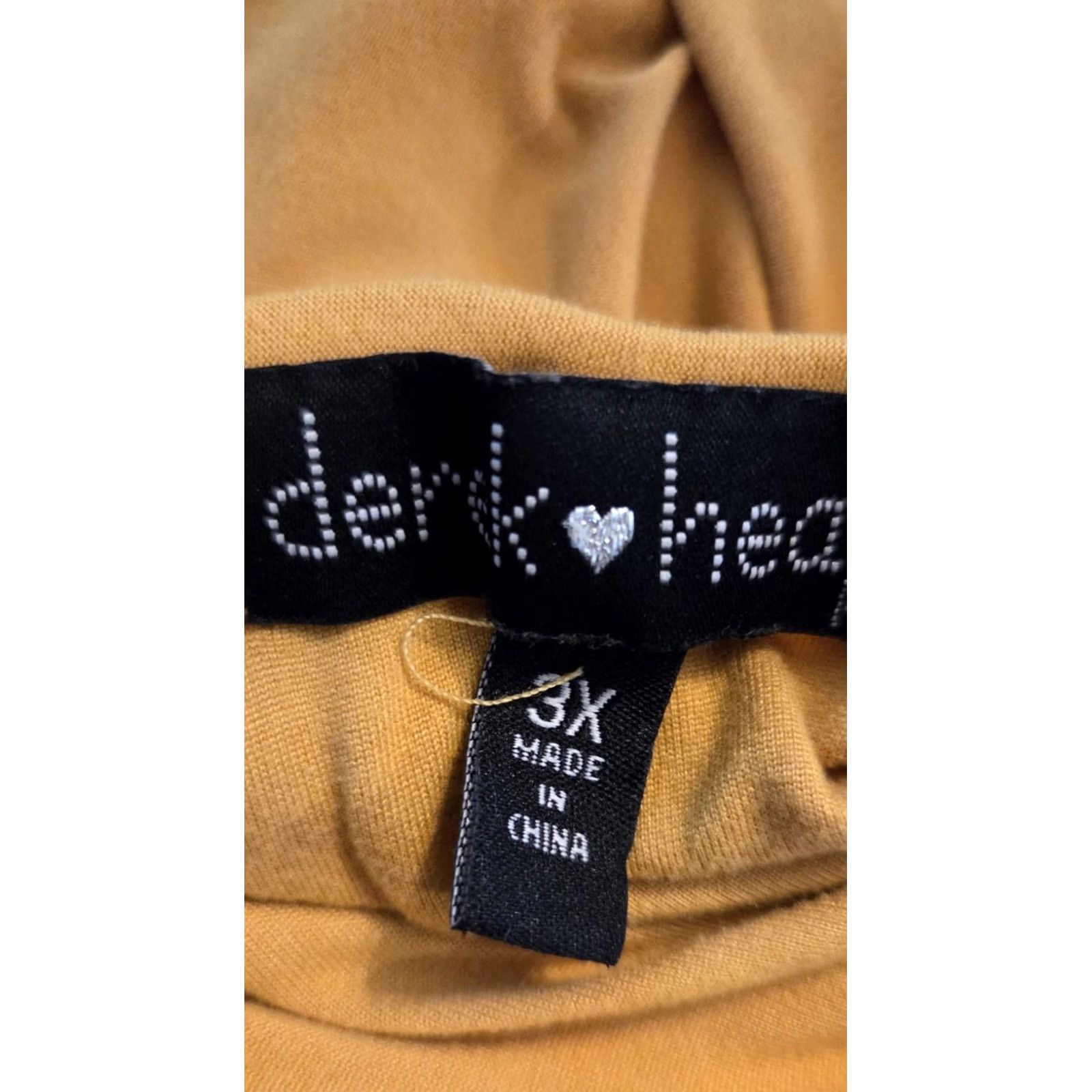 Vintage Derek Heart Wrap Dress 3X Mustard Gold Short Sleeve V-Neck Knee Length Polyester Spandex Tortoiseshell Buttons Women Dress Wrap Ladies Womens Size XXL / US 16-18 / IT 52-54 - 4 Thumbnail