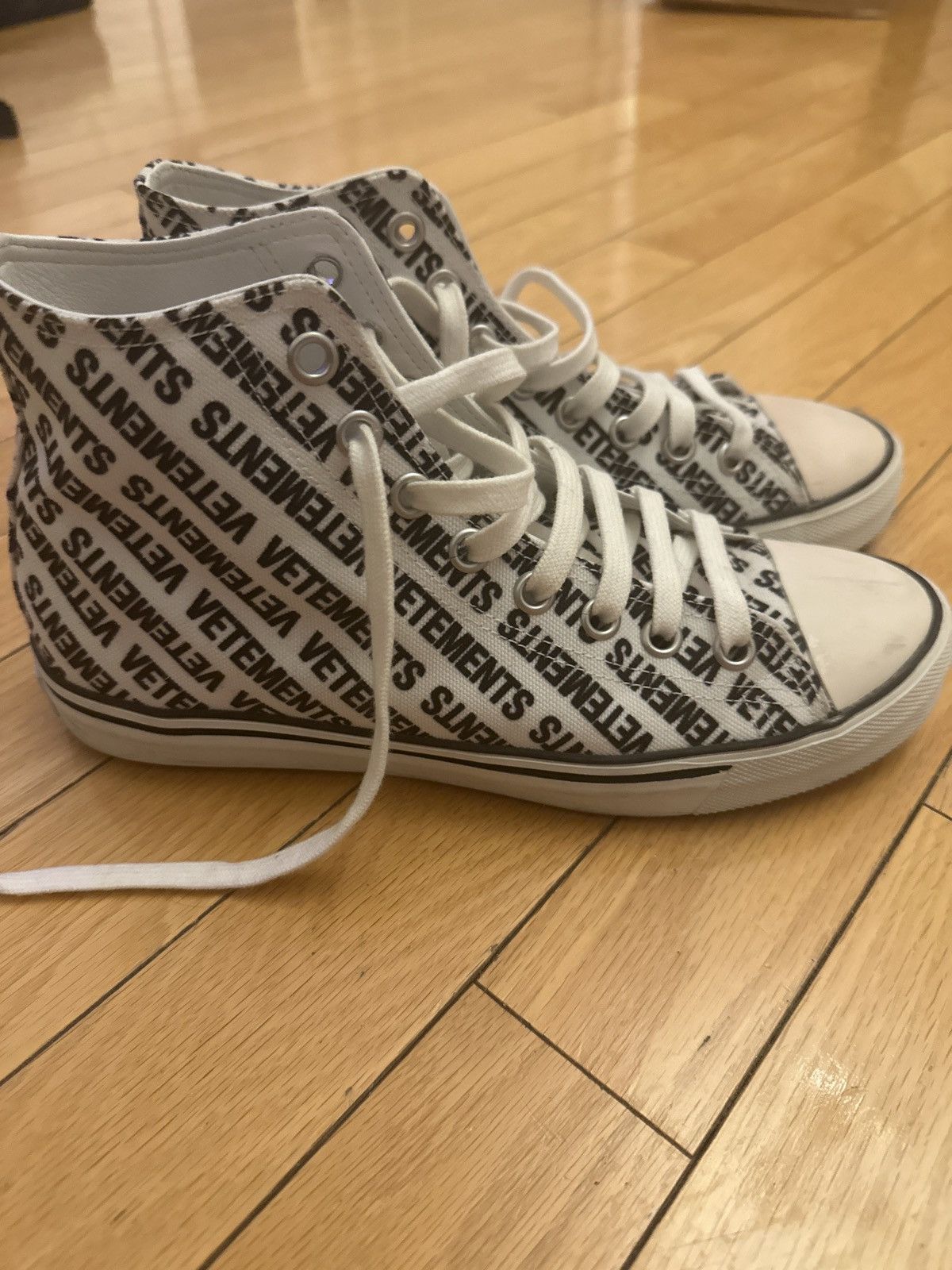 Vetements Vetements high top sneakers Size US 6 / EU 39 - 1 Thumbnail