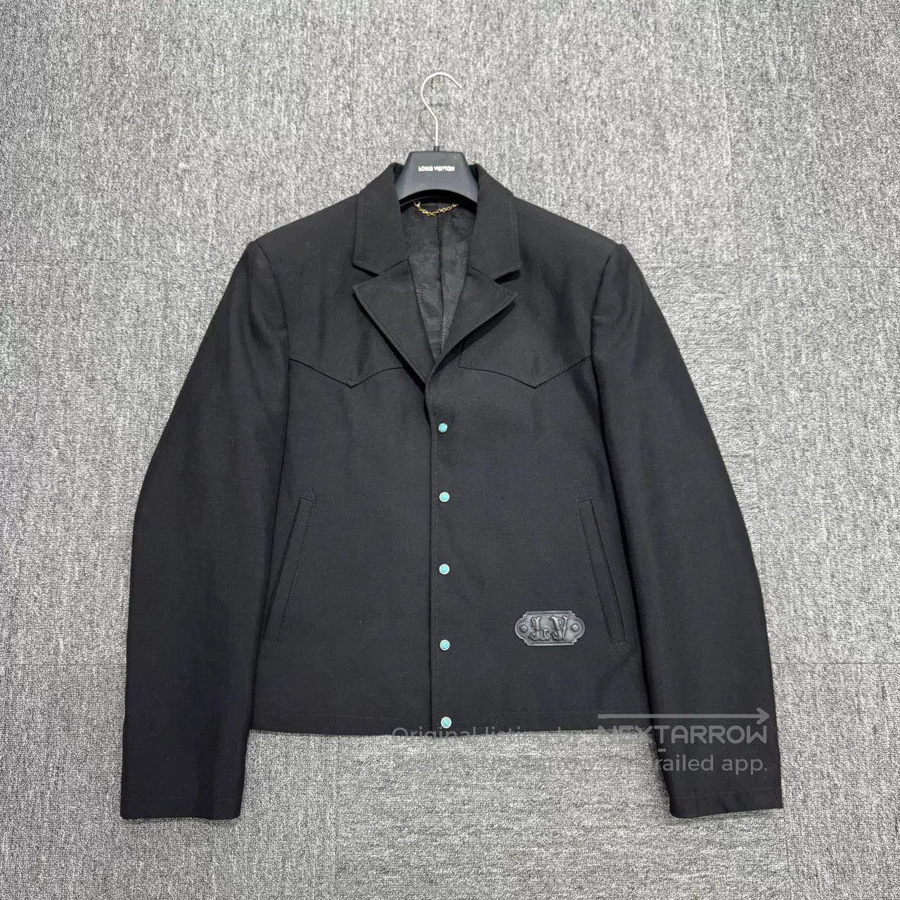 Louis Vuitton louis vuitton short blazer with turquoise accents. Size US L / EU 52-54 / 3 - 1 Thumbnail