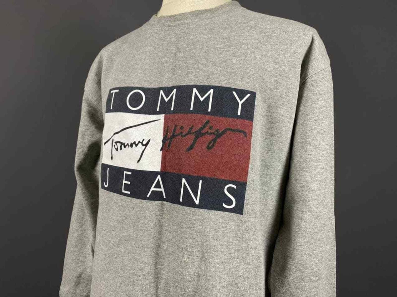 Tommy Hilfiger Men Vintage Tommy Hilfiger Big Jumeper Size M Made in USA Size US M / EU 48-50 / 2 - 4 Thumbnail