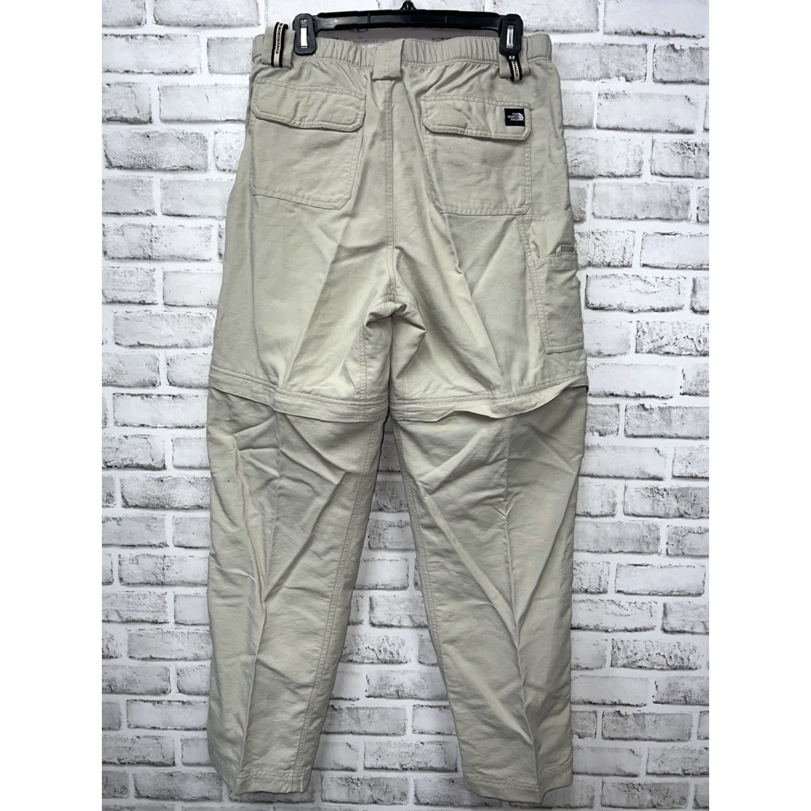The North Face The North Face Beige Hiking Convertible Pants Mens 30x31 Size M Regular Inseam 31 Beige Chino Convertible Pants Mens The North Face Size US 30 / EU 46 - 4 Thumbnail