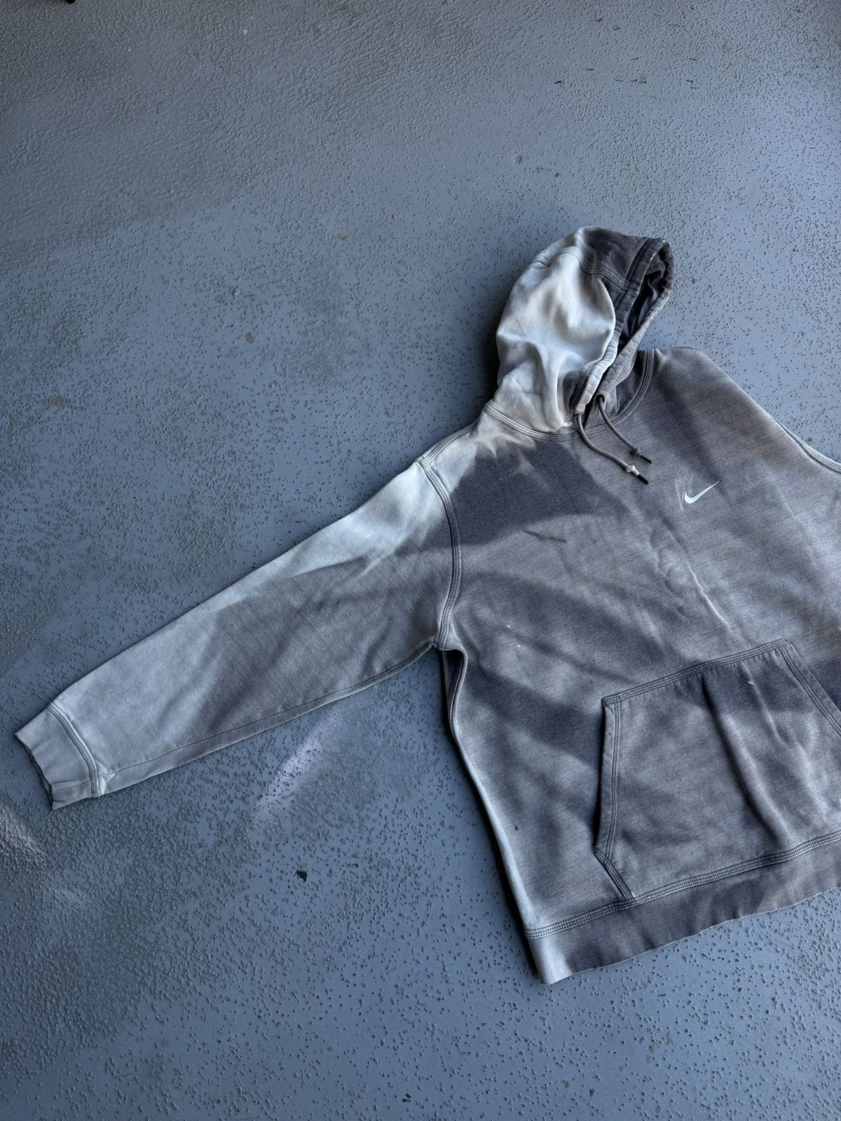 Nike Thrashed Sun Faded Nike Hoodie Distressed Erd grunge y2k tag Size US XL / EU 56 / 4 - 9 Thumbnail