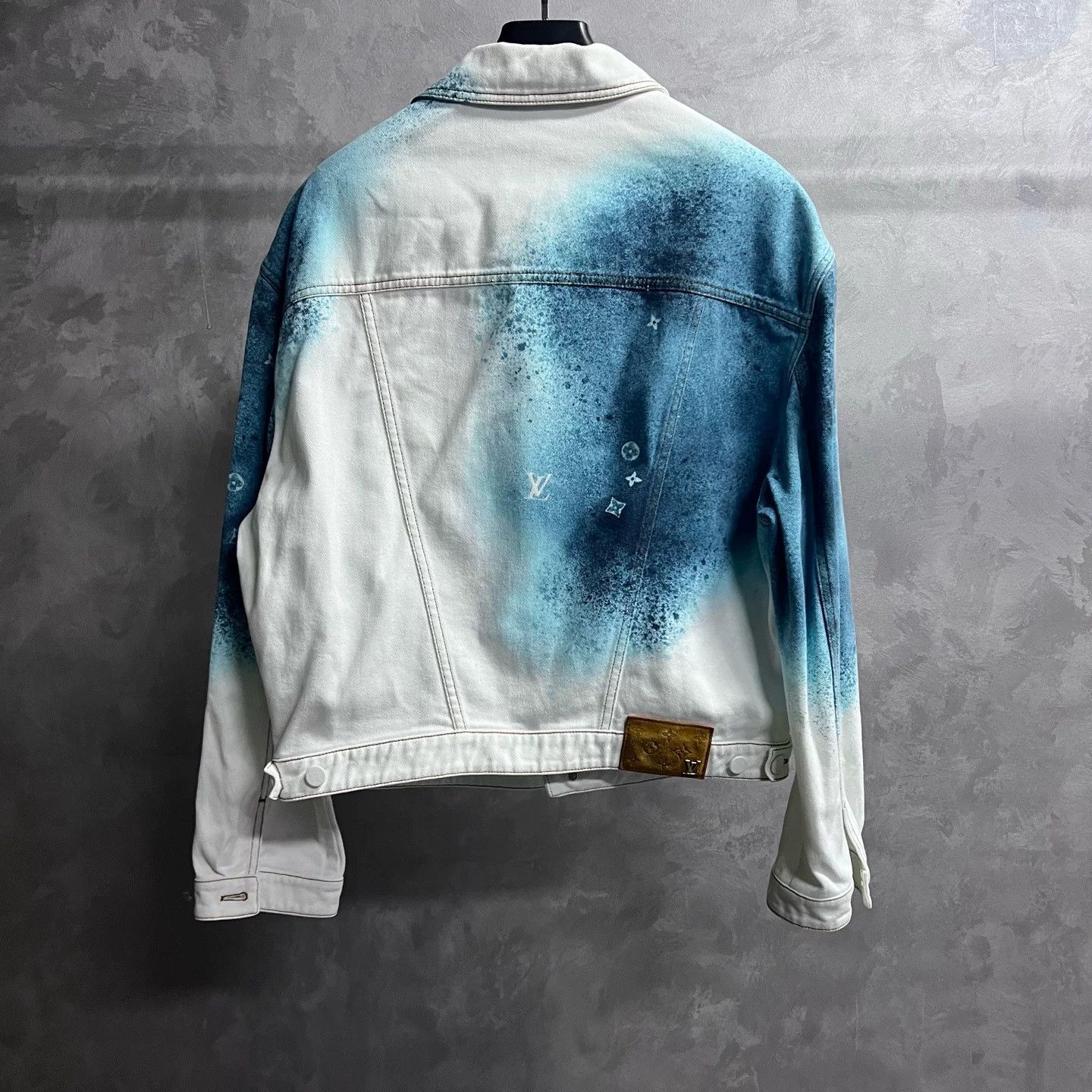 Louis Vuitton Louis Vuitton White Spray-Paint Denim Jacket Size US M / EU 48-50 / 2 - 5 Thumbnail
