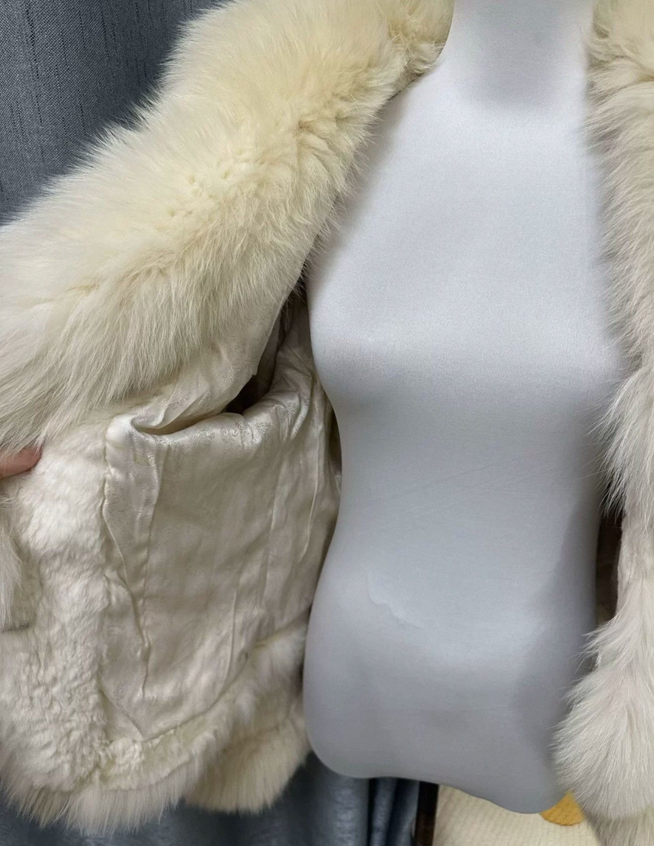 Vintage Vintage Fox & Rabbit Fur Jacket Size M / US 6-8 / IT 42-44 - 4 Thumbnail